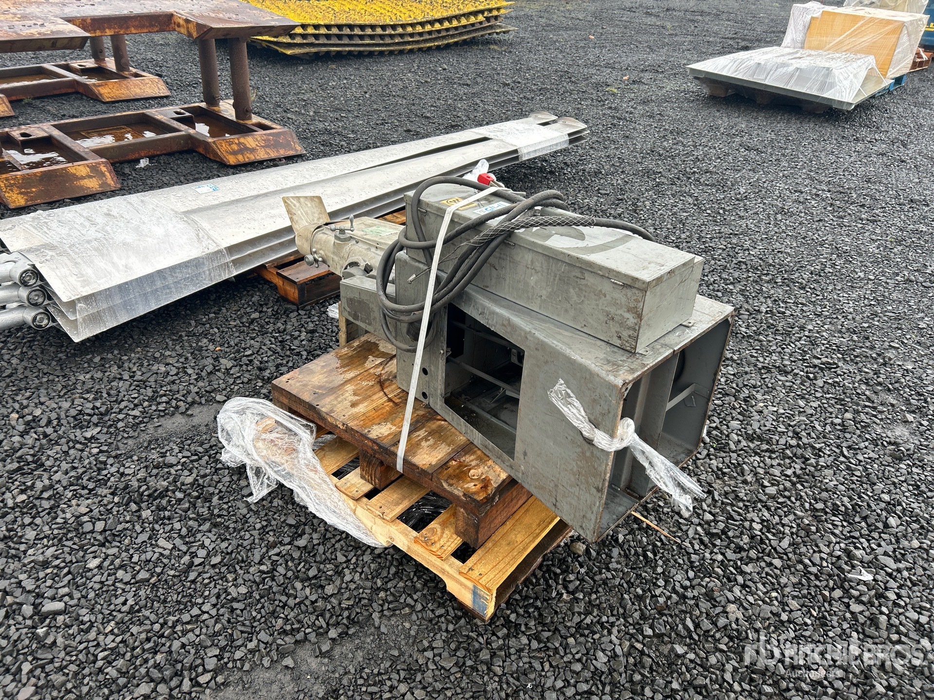 Aspect général with Image, coin arrière gauche