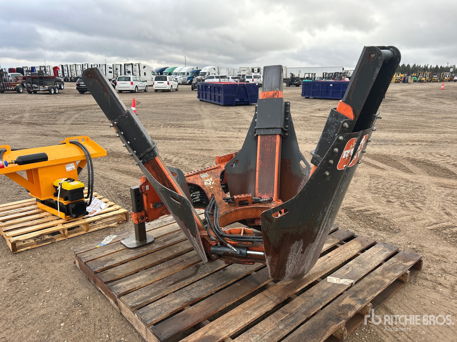 General Appearance with Bild, Ecke vorne rechts