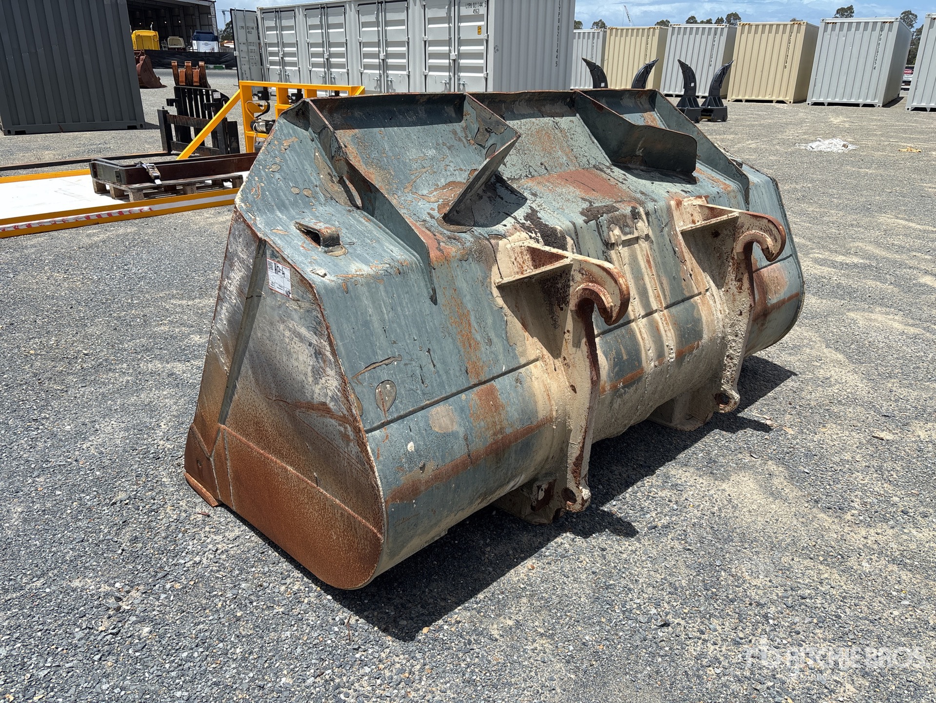 General Appearance with Bild, Ecke hinten links