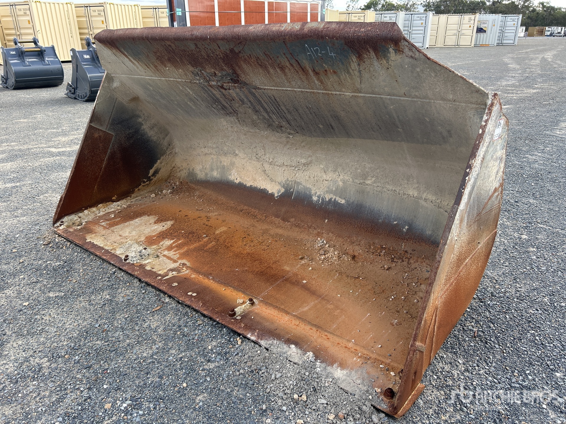 General Appearance with Bild, Ecke vorne links