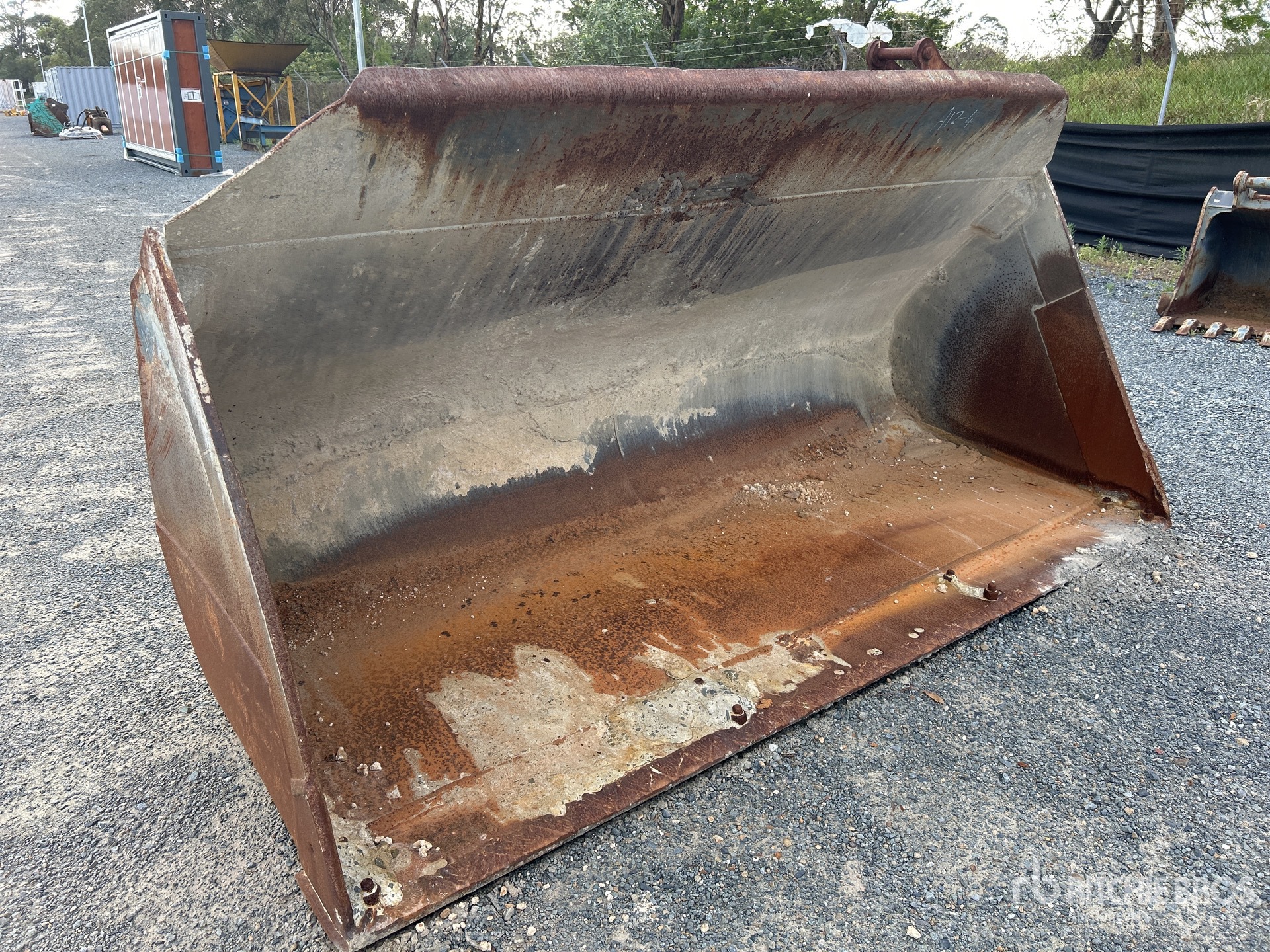 General Appearance with Bild, Ecke vorne rechts