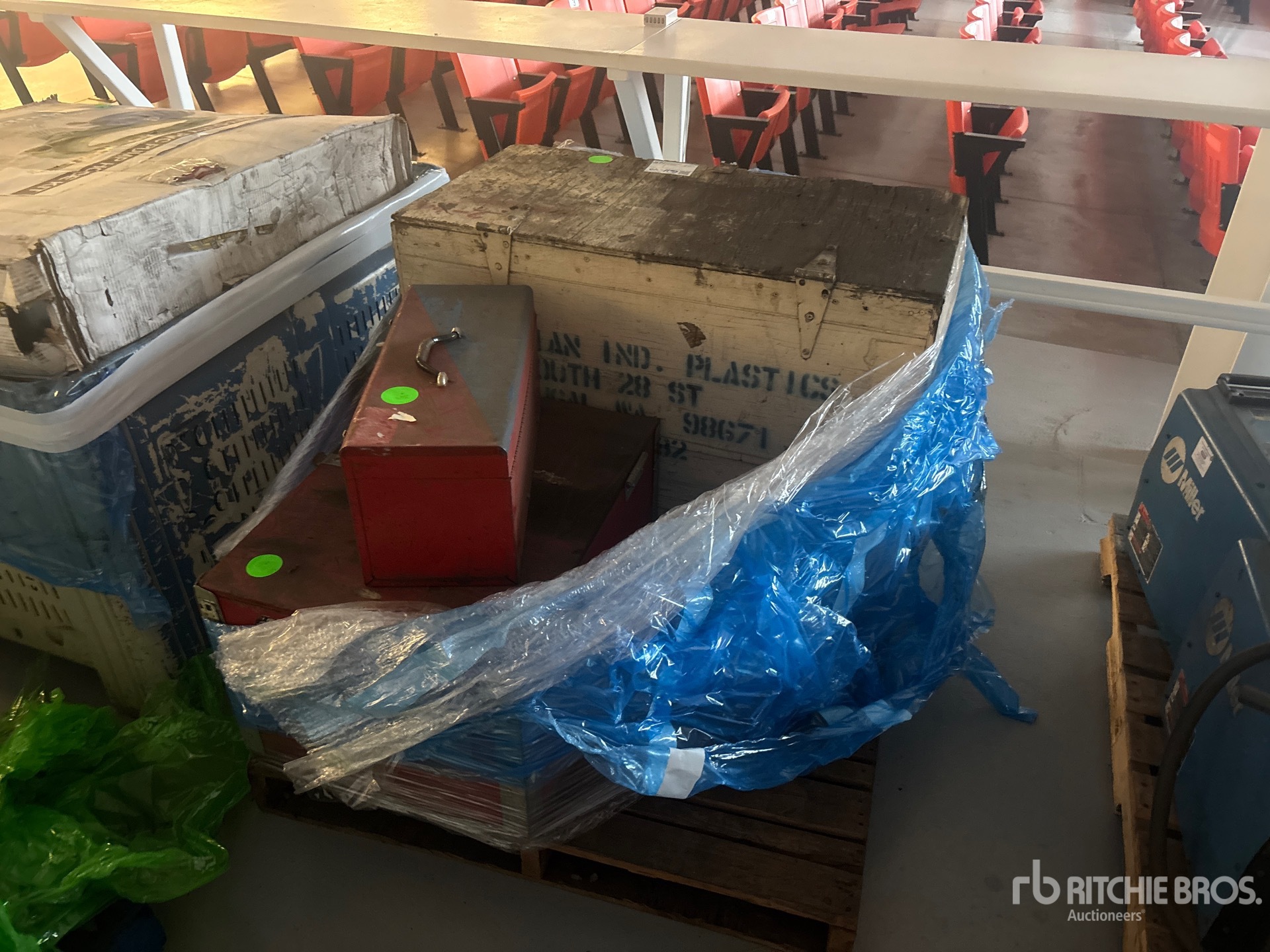 General Appearance with Picture, Left Front Corner