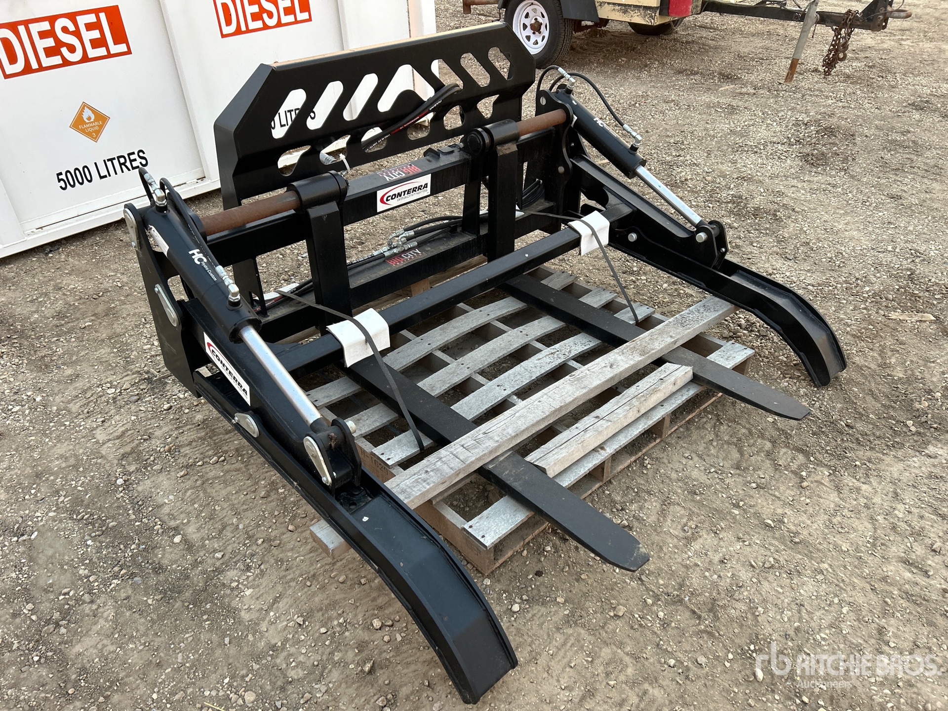 General Appearance with Picture, Right Front Corner