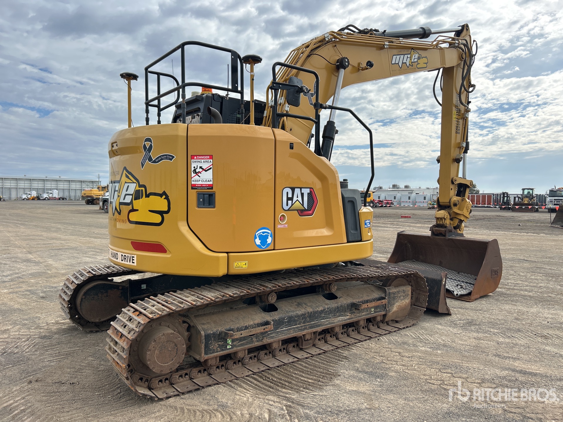 General Appearance with Picture, Right Rear Corner