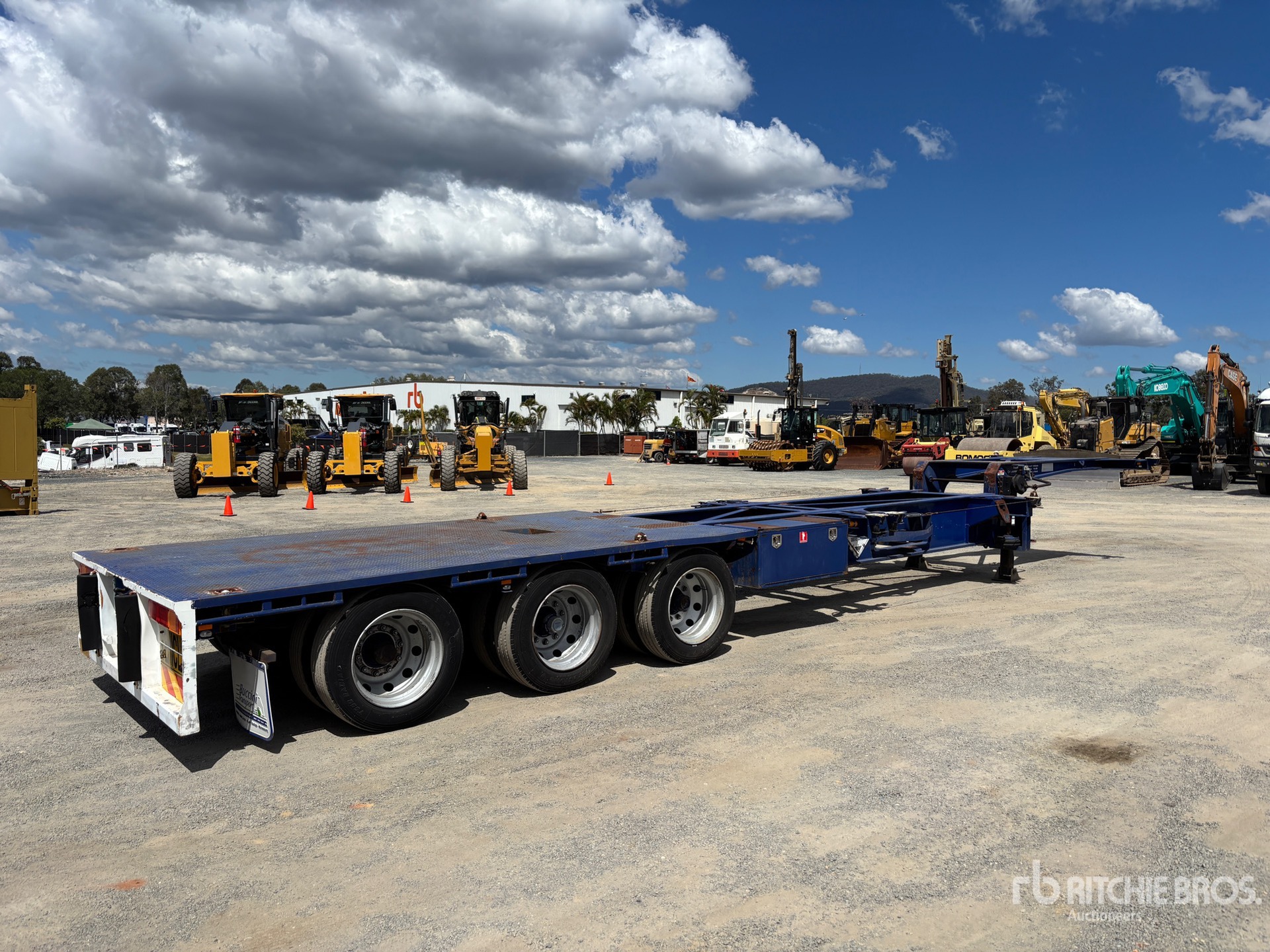 Aspect général with Image, coin arrière gauche