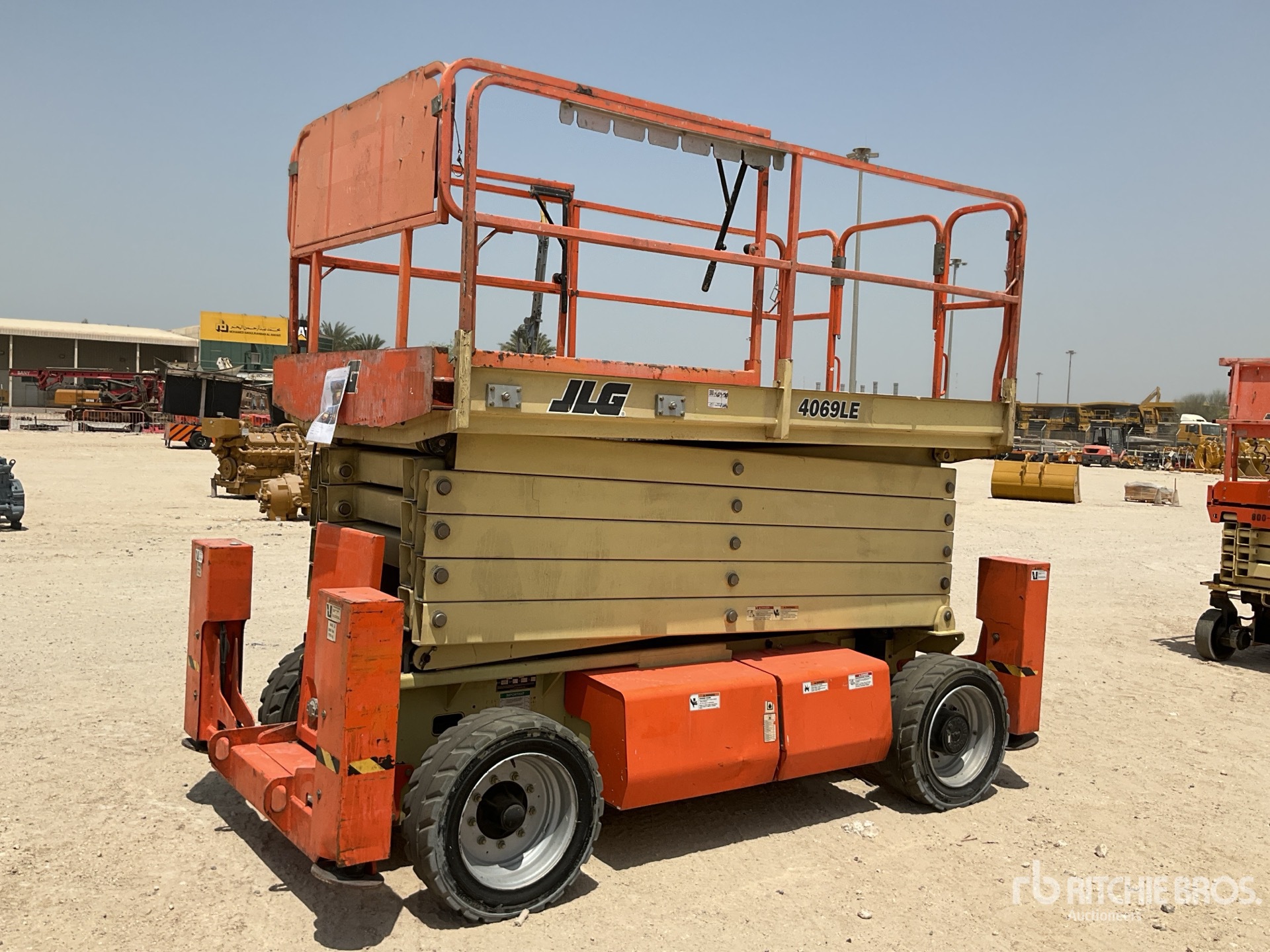 General Appearance with Imagen: esquina trasera derecha