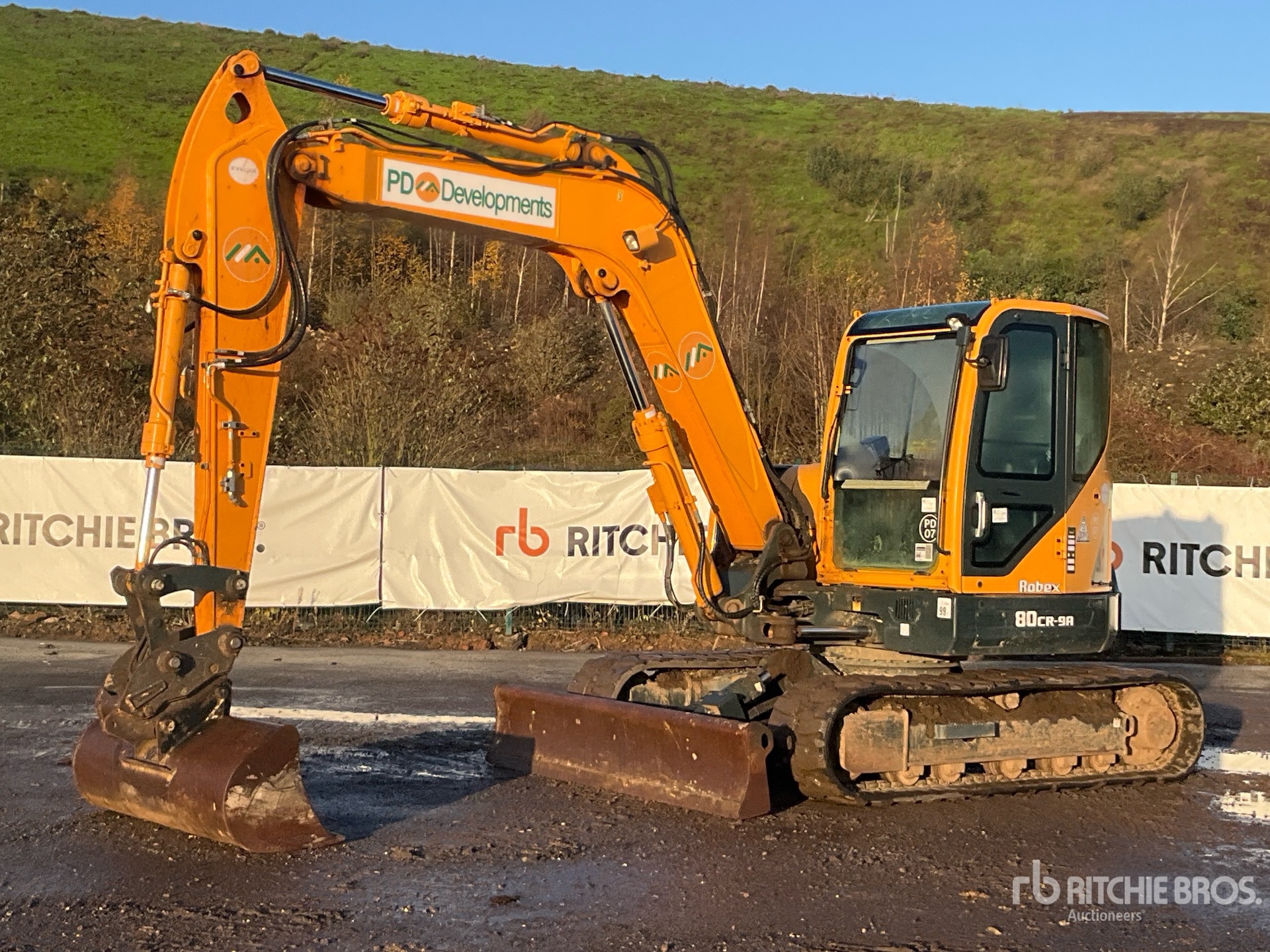 General Appearance with Picture, Left Front Corner