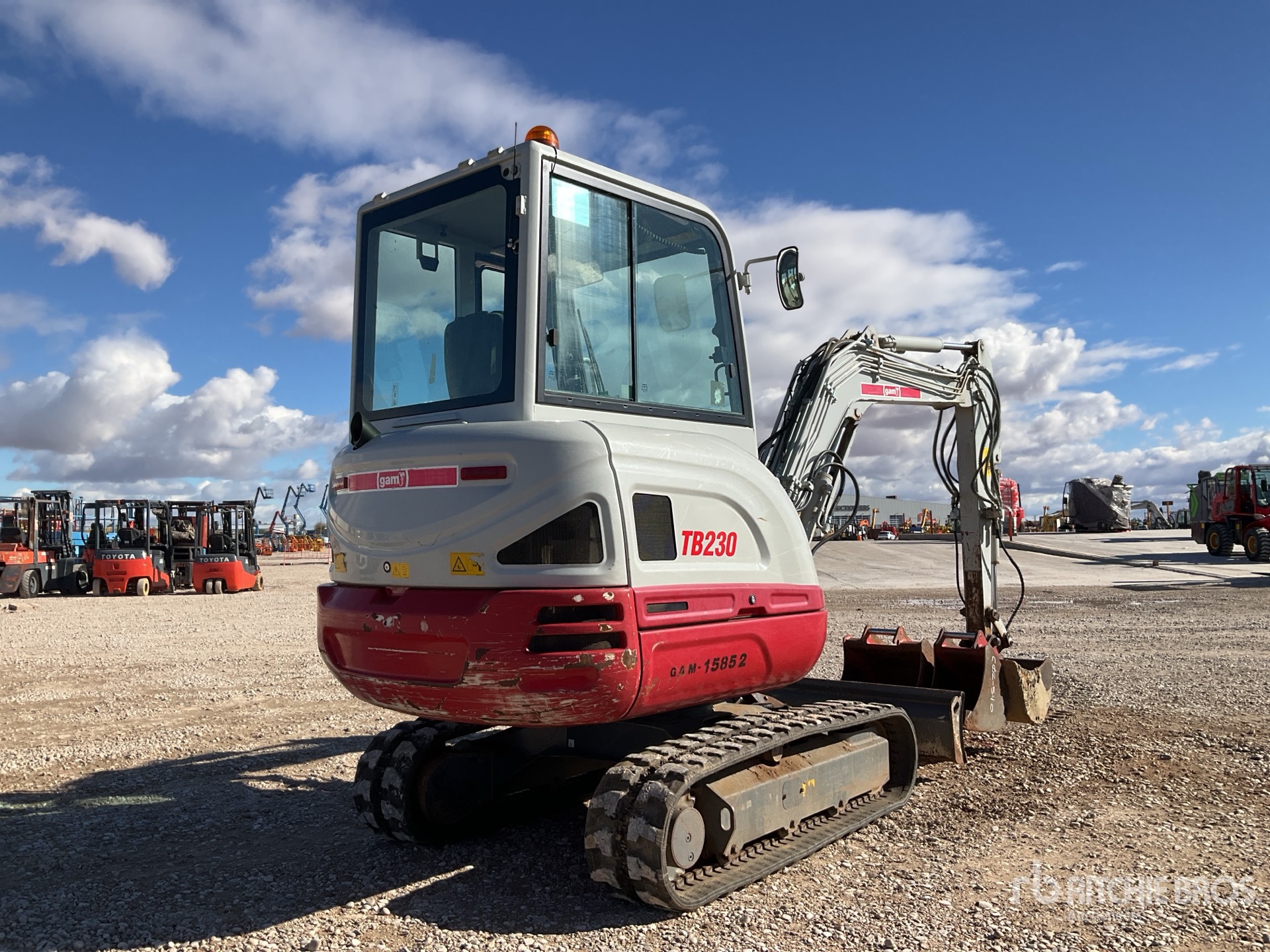 General Appearance with Picture, Right Rear Corner