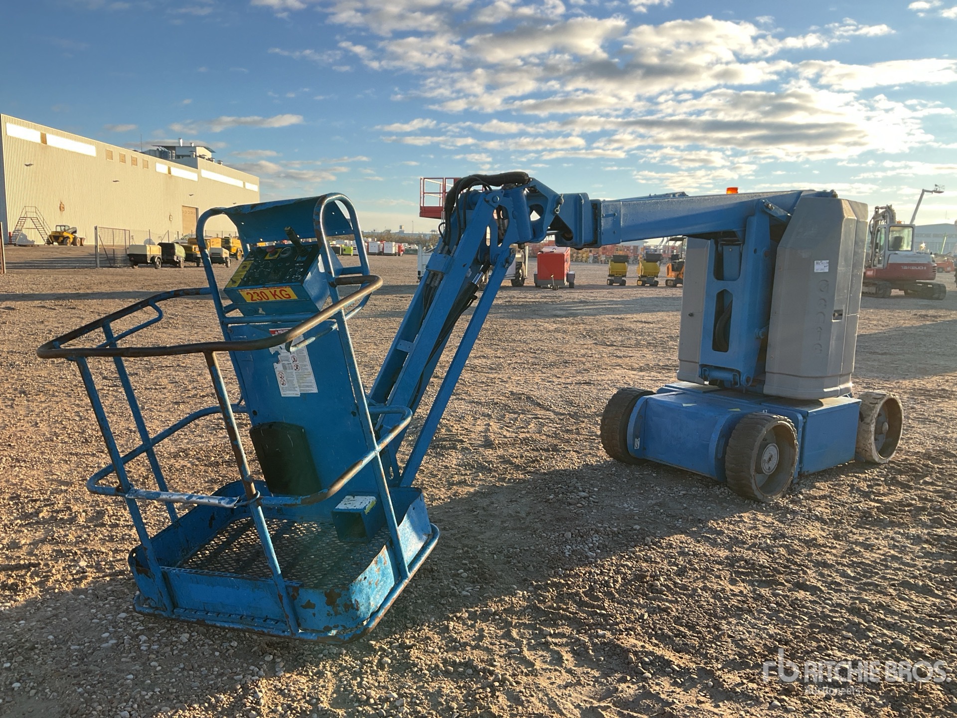 Aspect général with Image, coin arrière droit