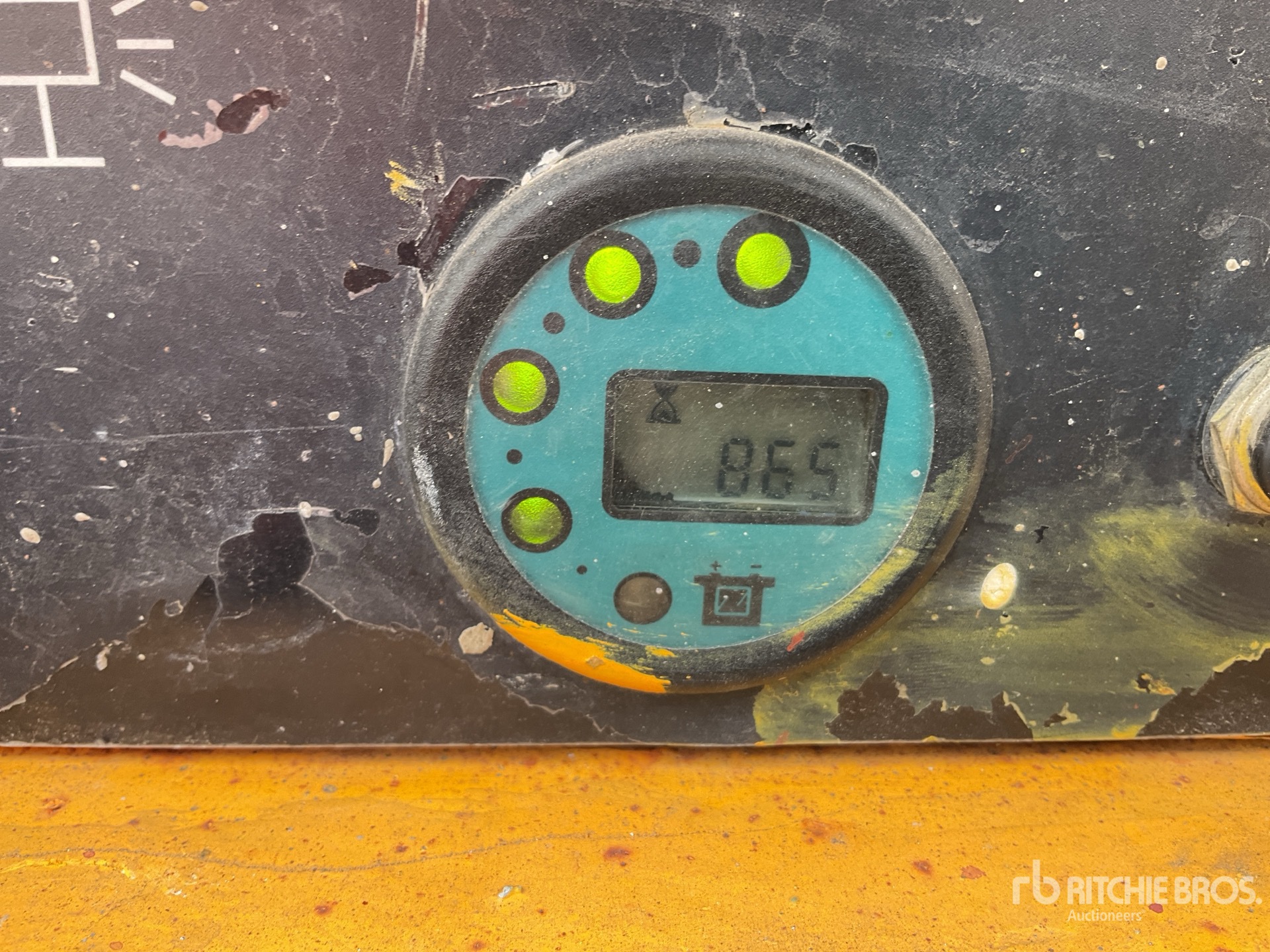 General Appearance with Hour Meter / Odometer