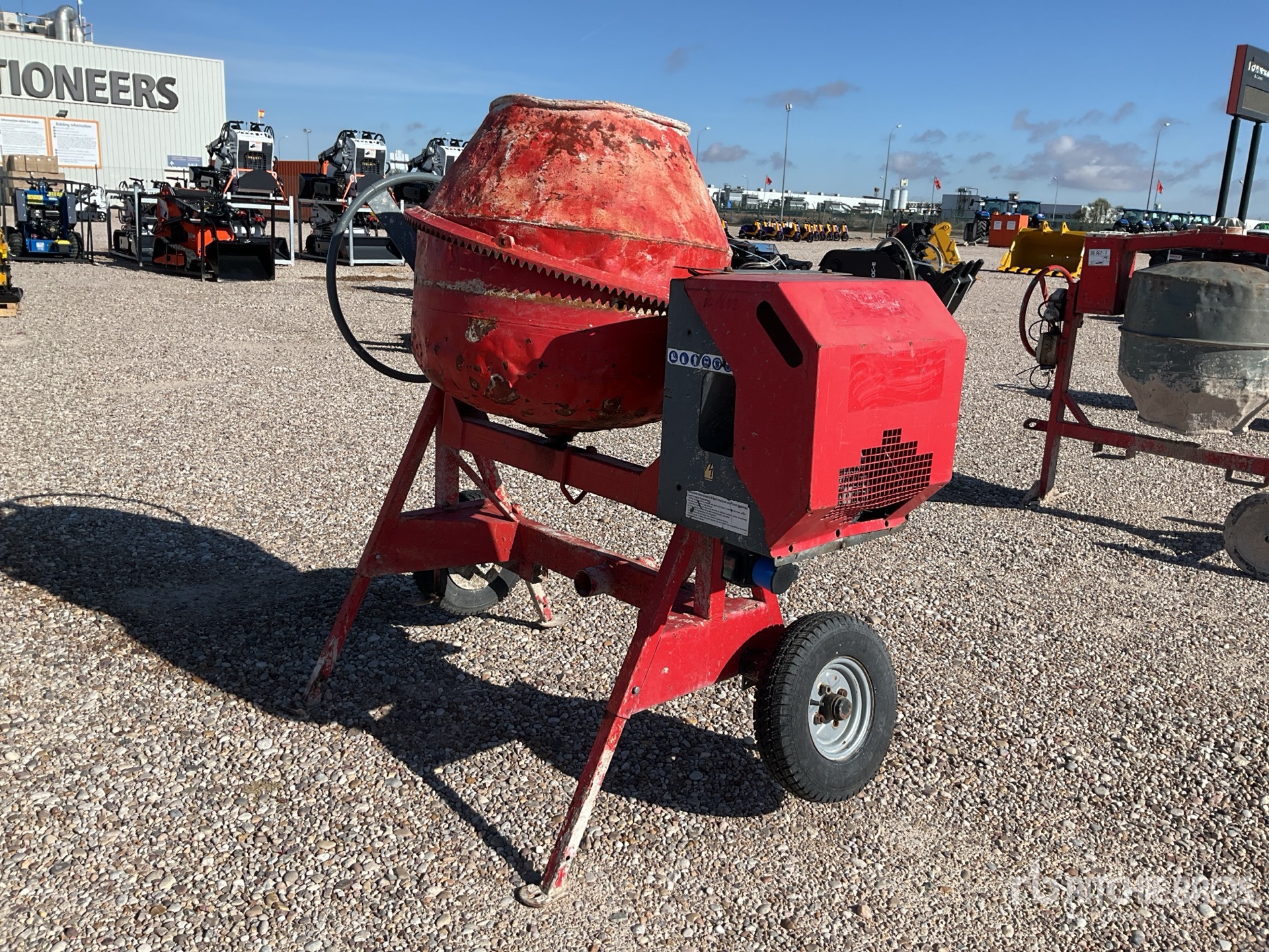 General Appearance with Picture, Right Front Corner