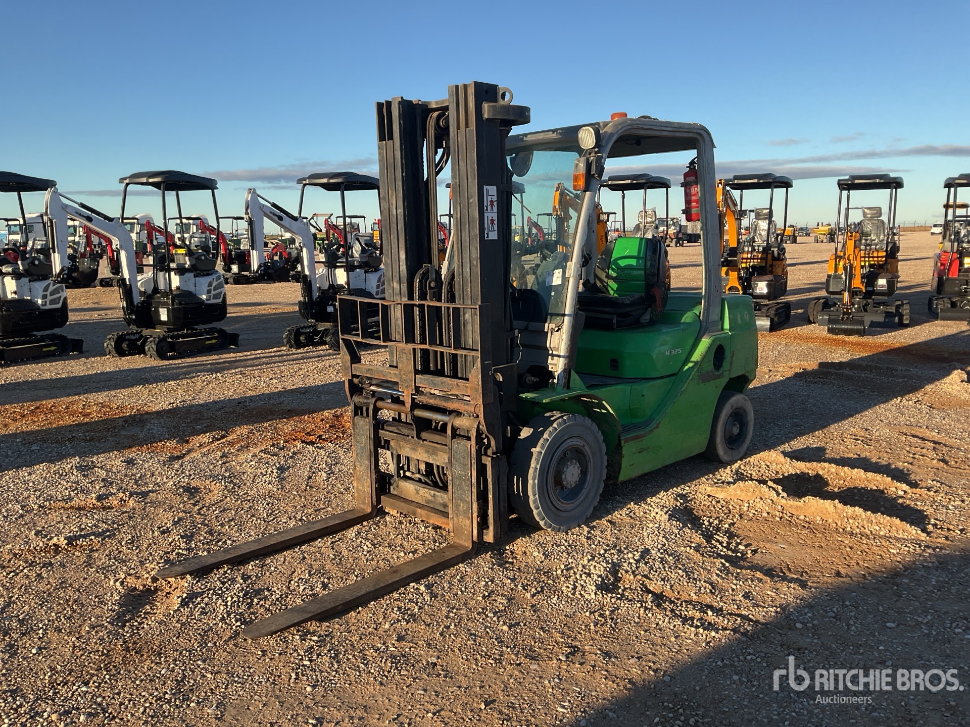 General Appearance with Picture, Left Front Corner