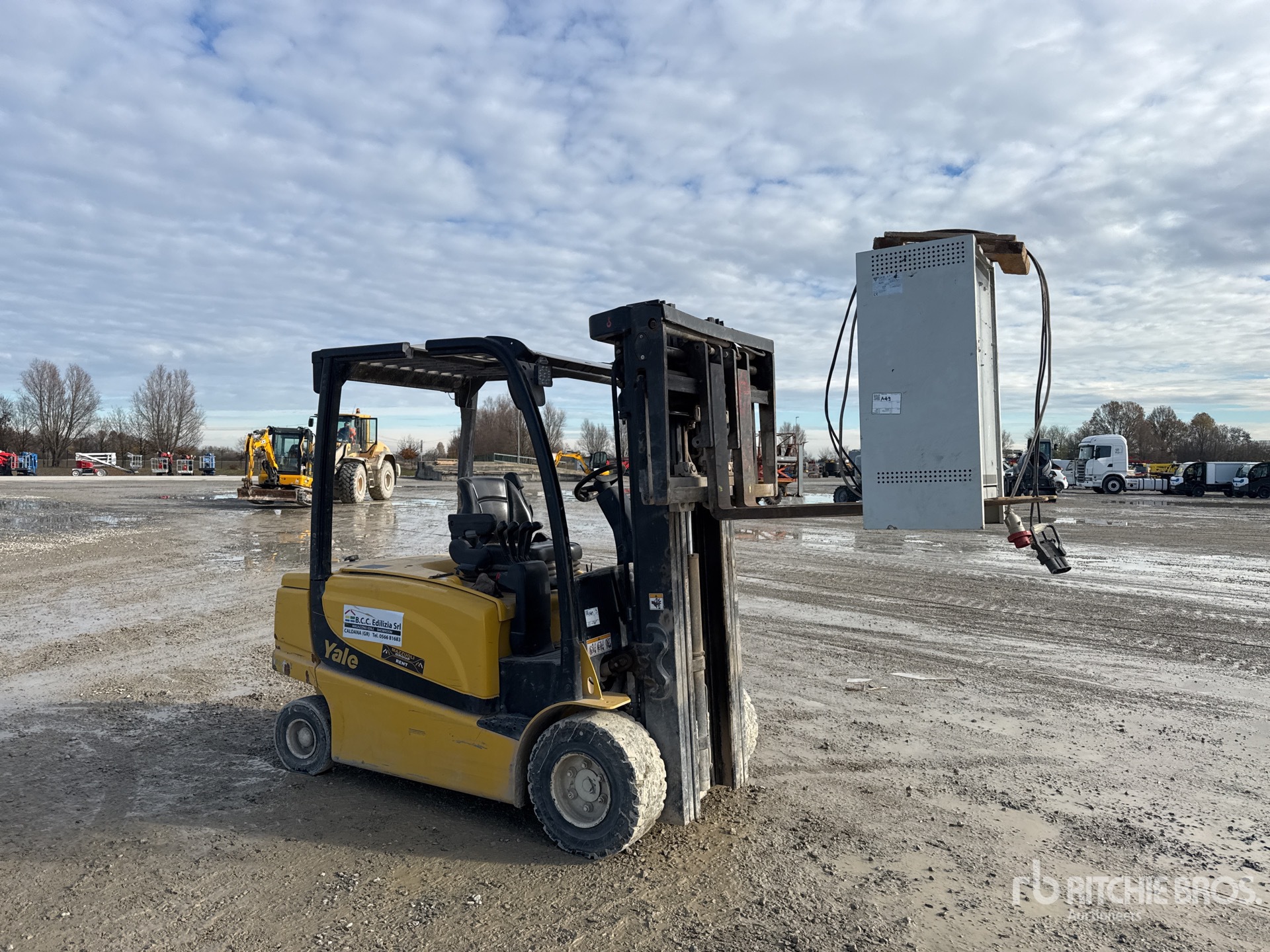 General Appearance with Picture, Right Front Corner