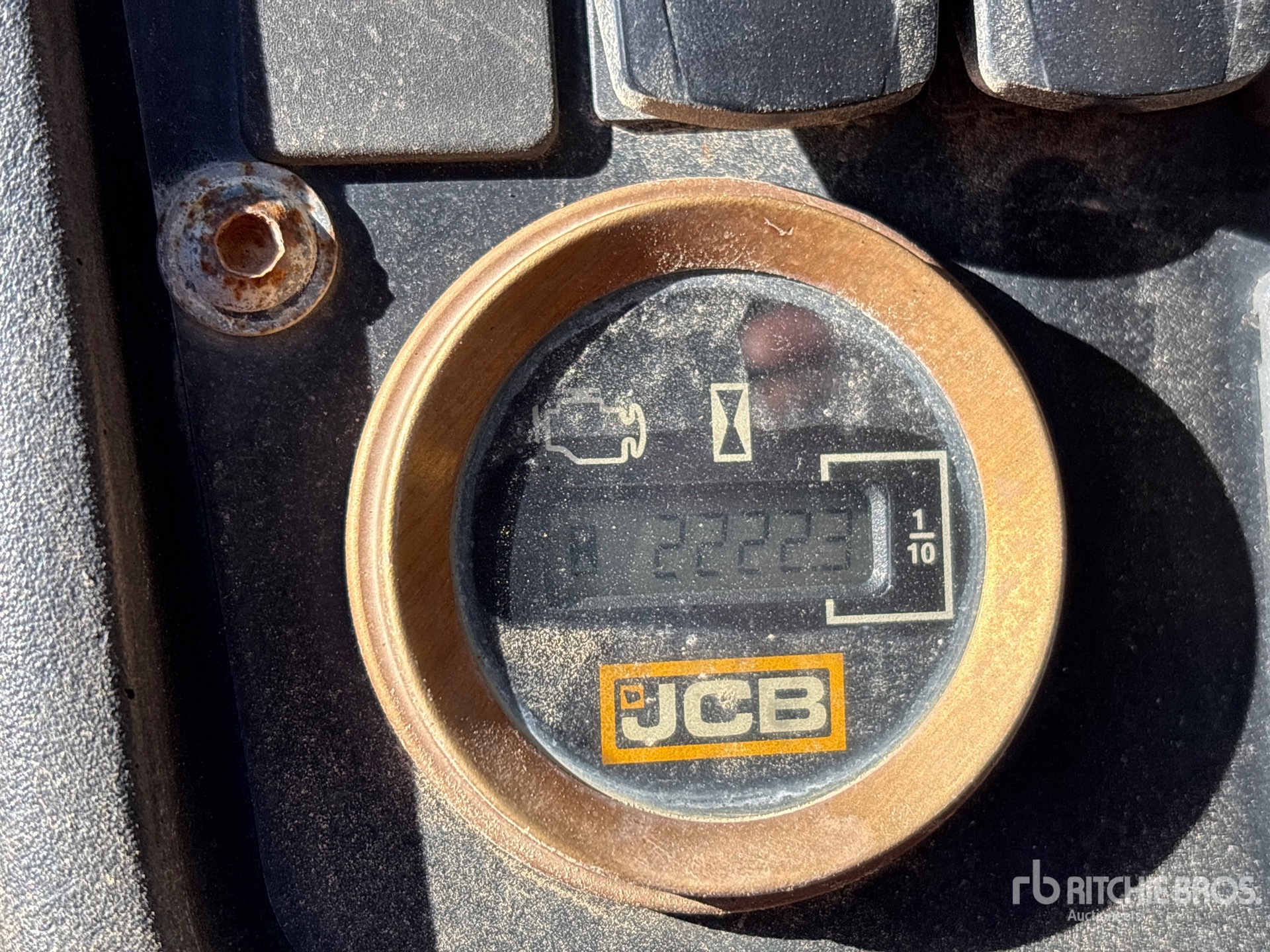 General Appearance with Hour Meter / Odometer