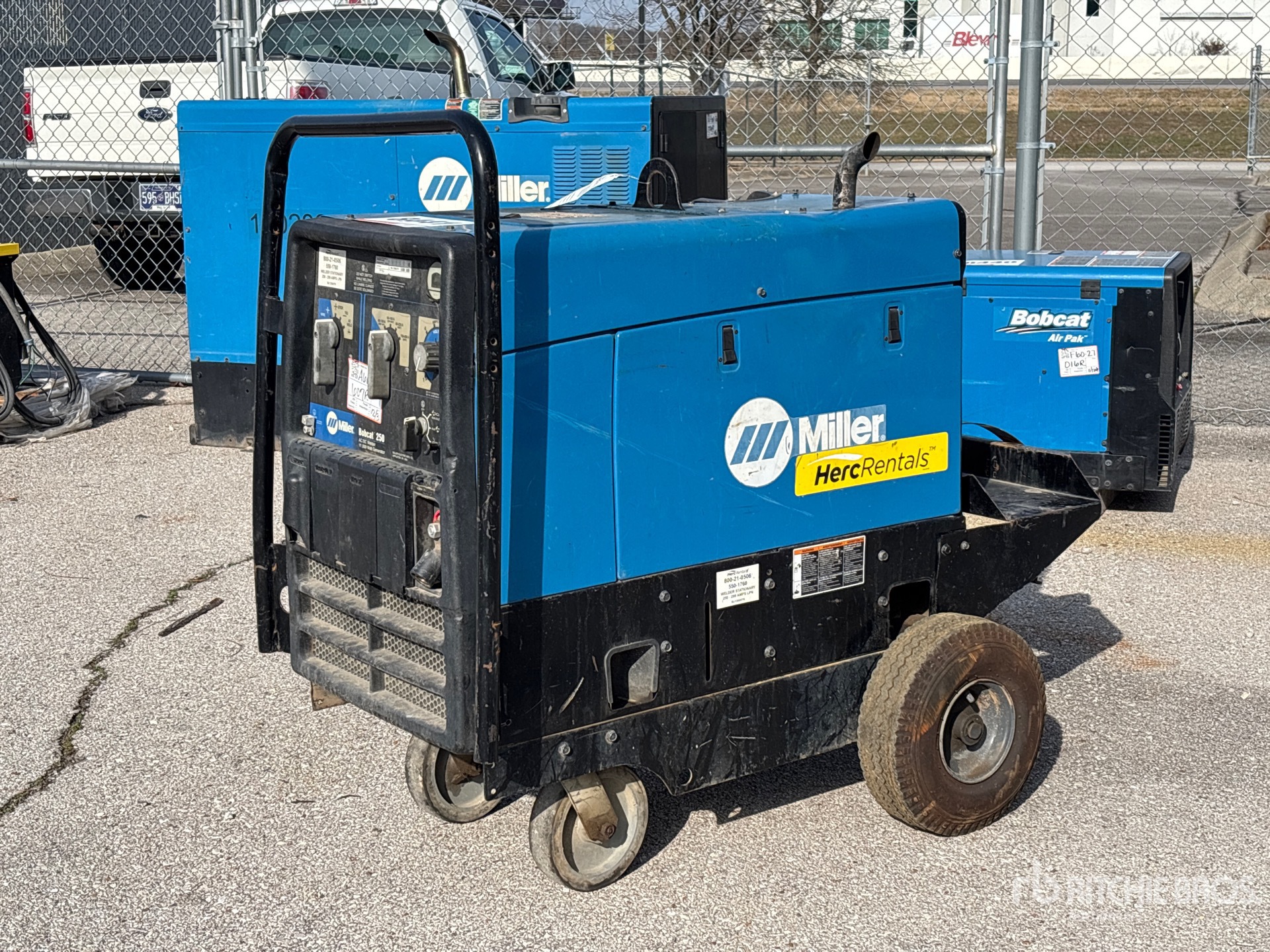 General Appearance with Bild, Ecke vorne links