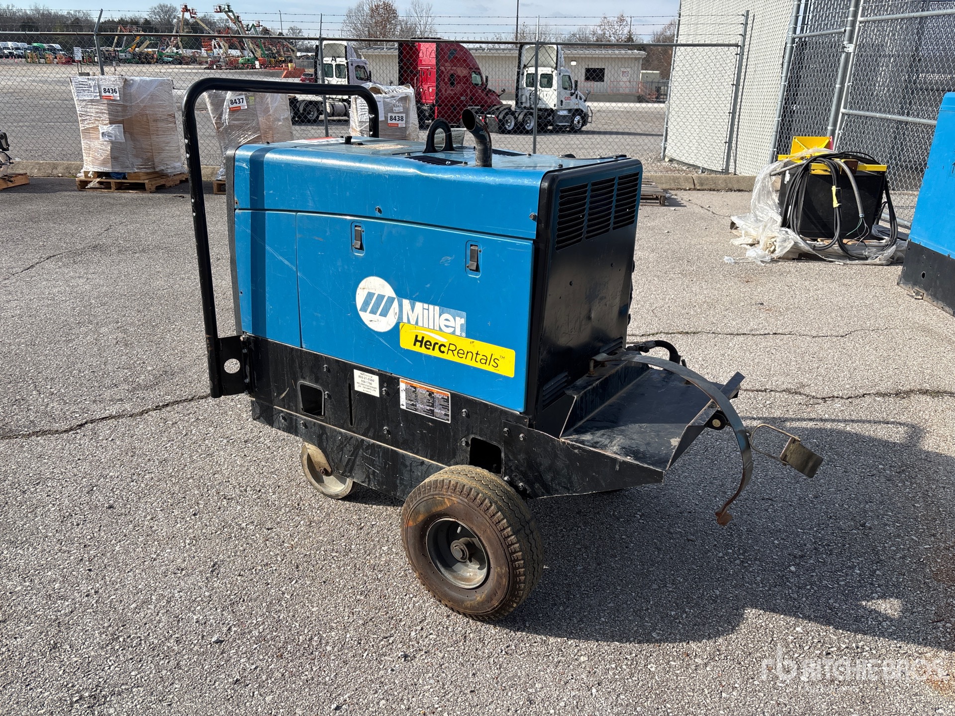 General Appearance with Bild, Ecke hinten links