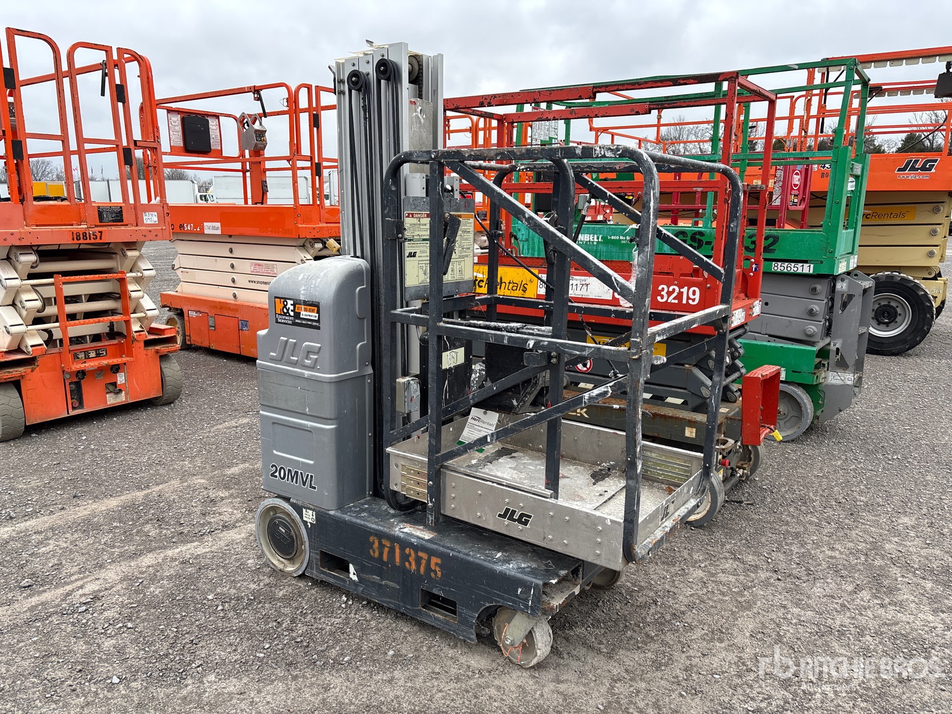 General Appearance with Picture, Right Front Corner