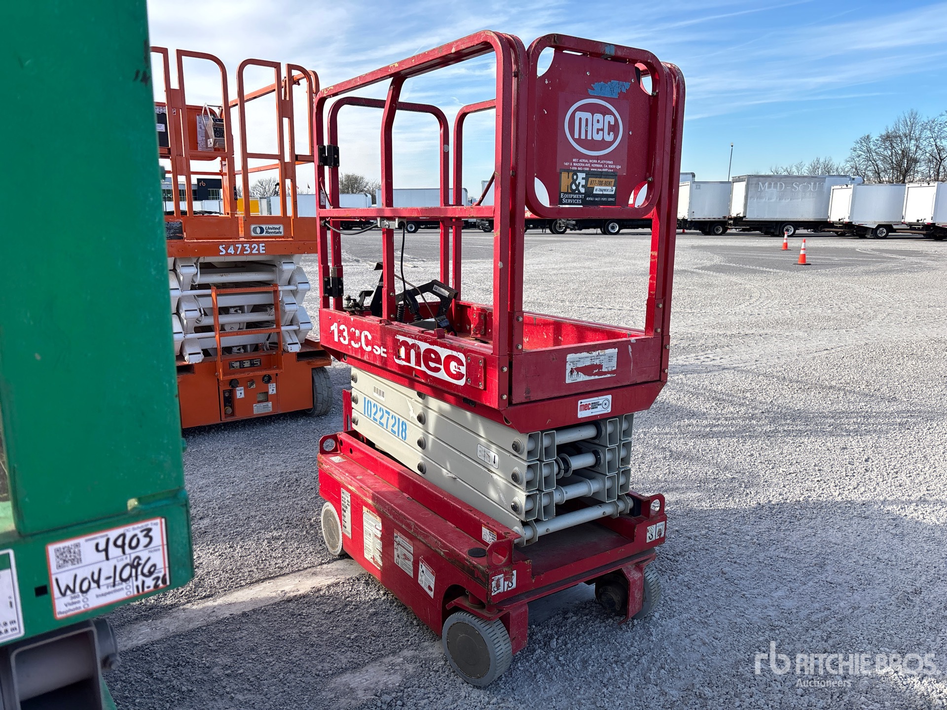 General Appearance with Picture, Right Front Corner