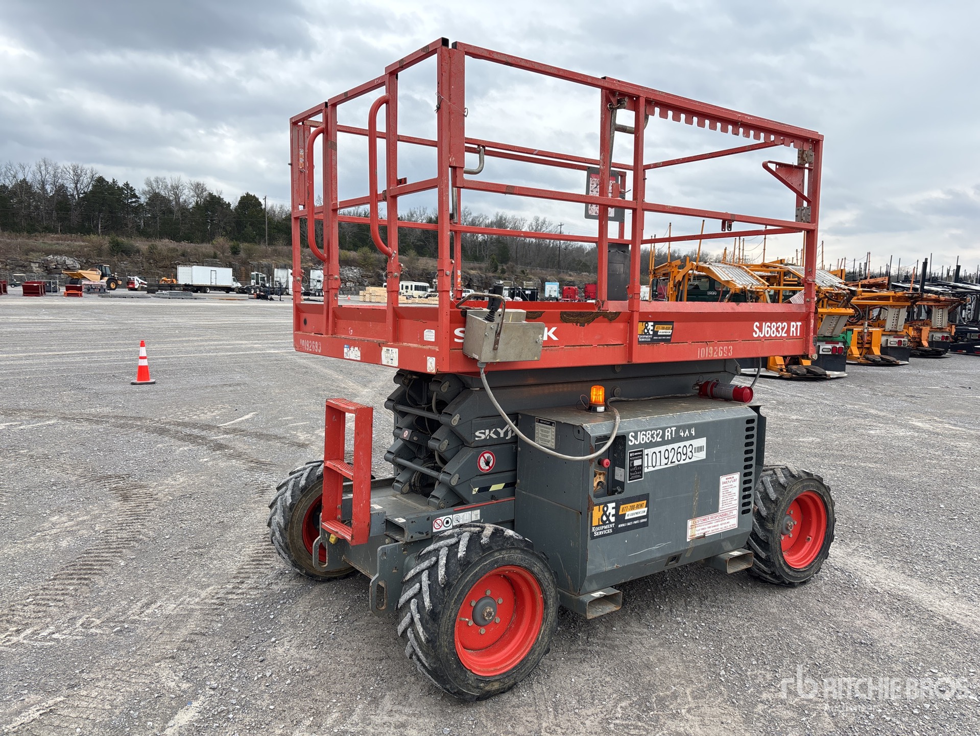 Aspect général with Image, coin arrière droit