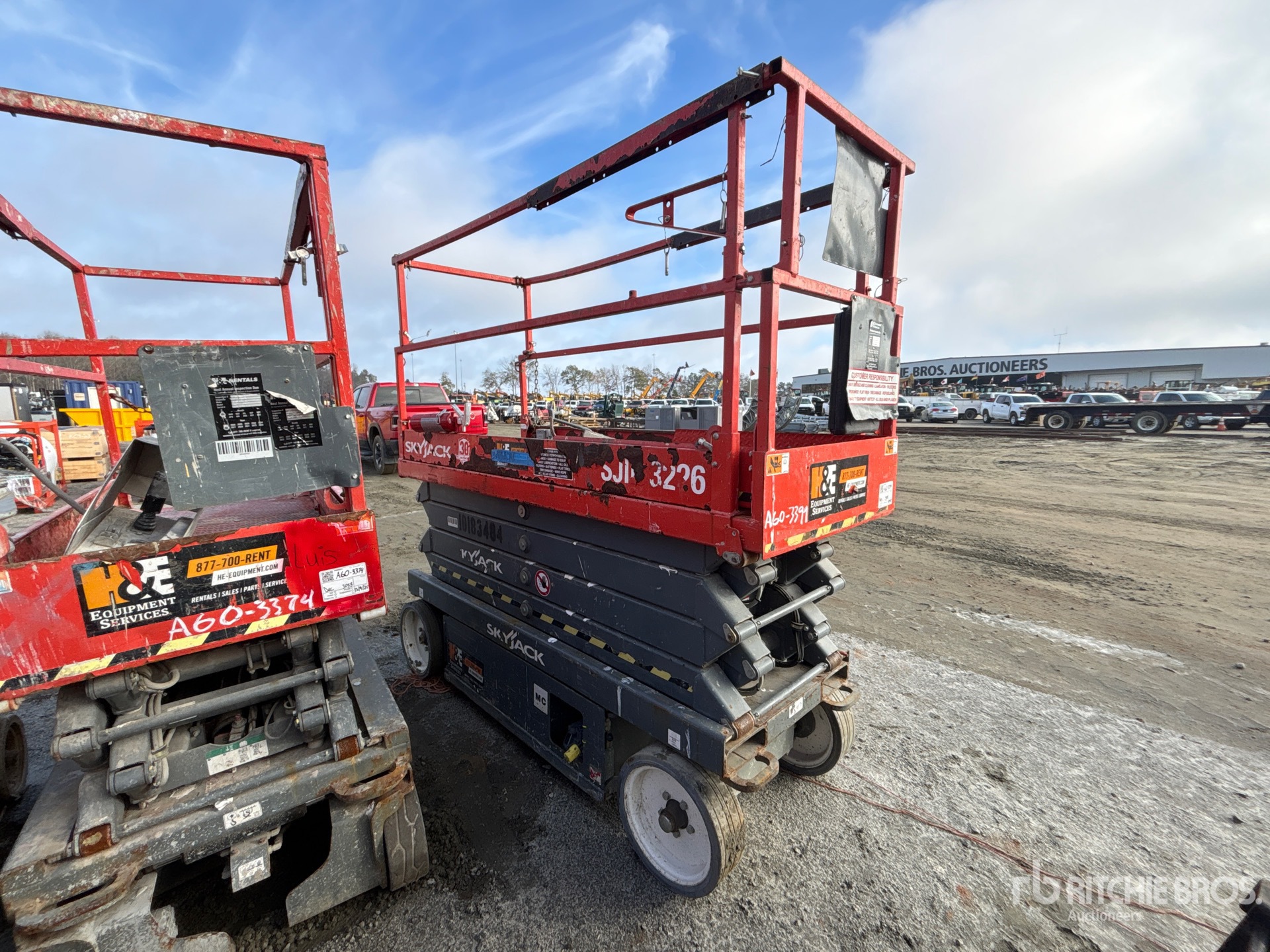 General Appearance with Picture, Right Front Corner