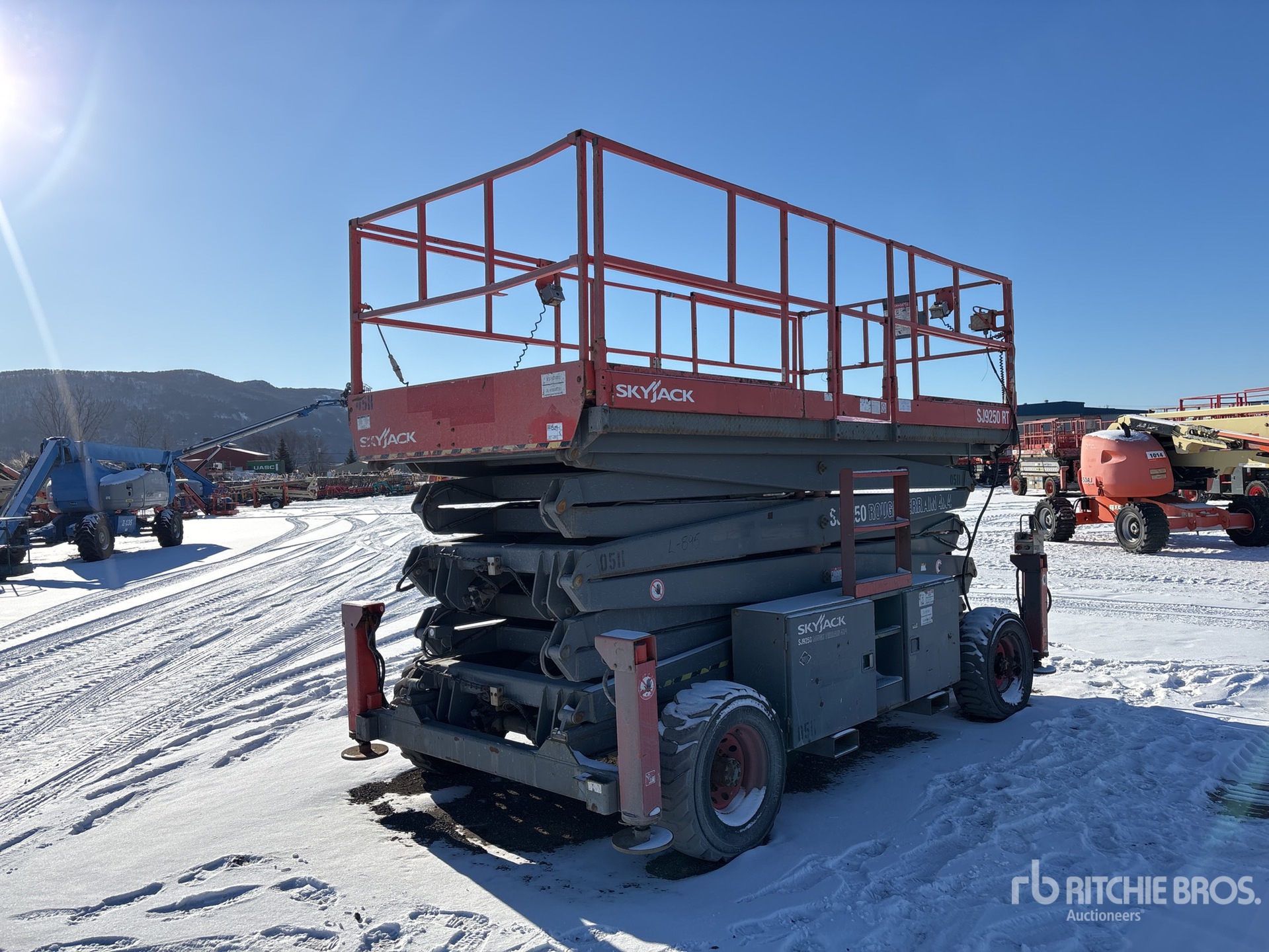 General Appearance with Picture, Left Front Corner