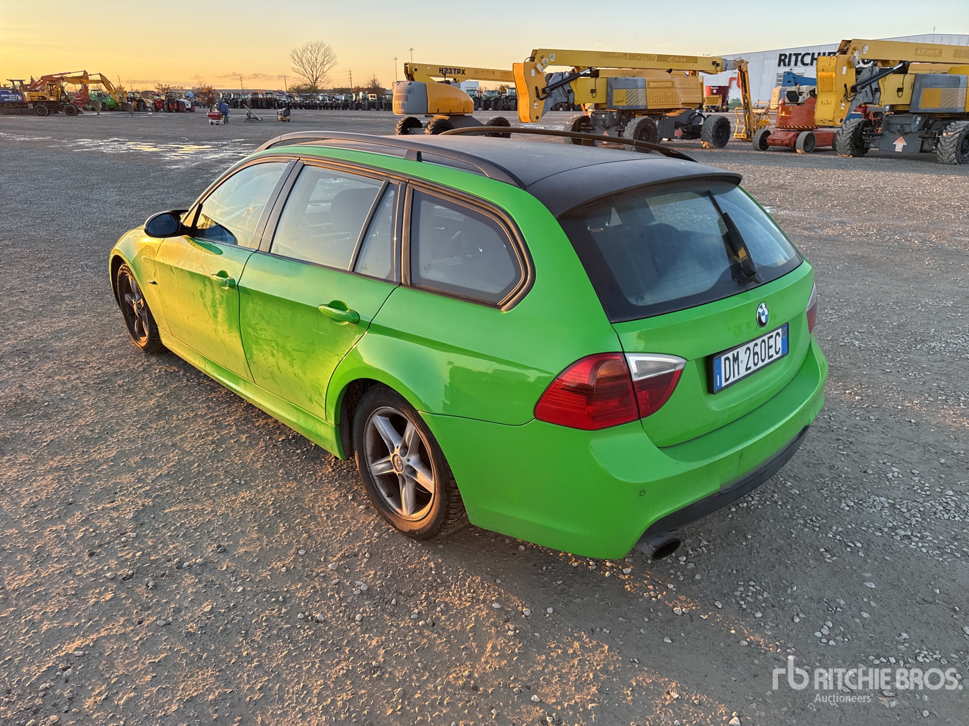 General Appearance with Picture, Left Rear Corner