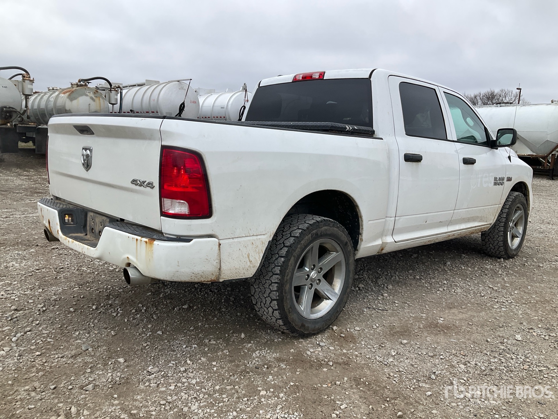 General Appearance with Picture, Right Rear Corner