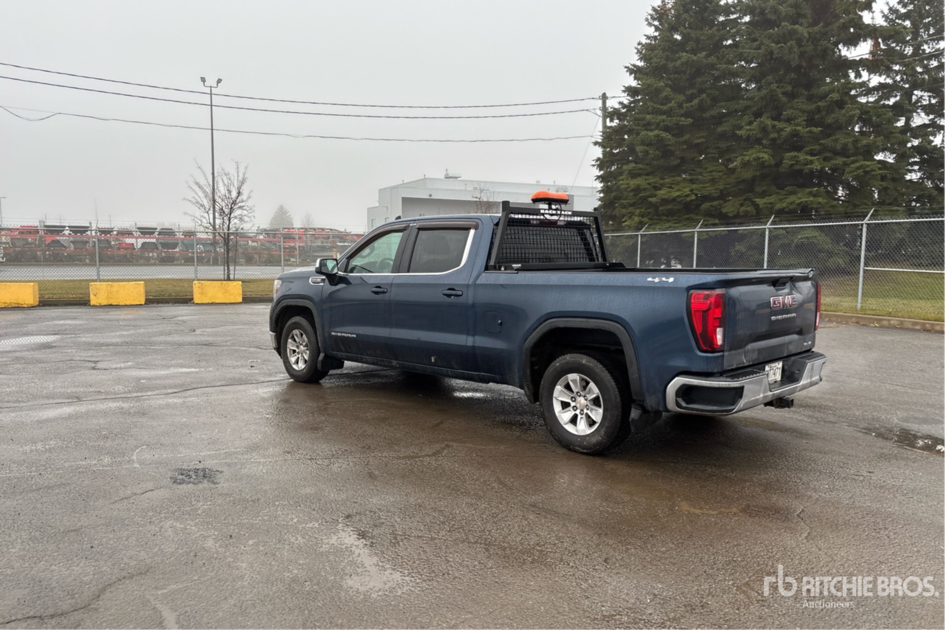 General Appearance with Picture, Left Rear Corner