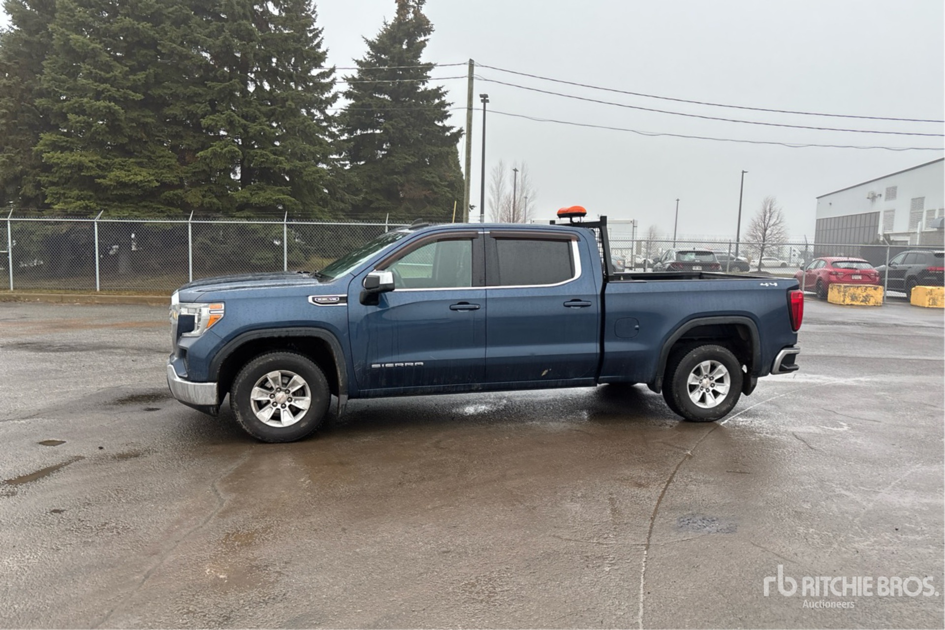 General Appearance with Picture, Left Front Corner