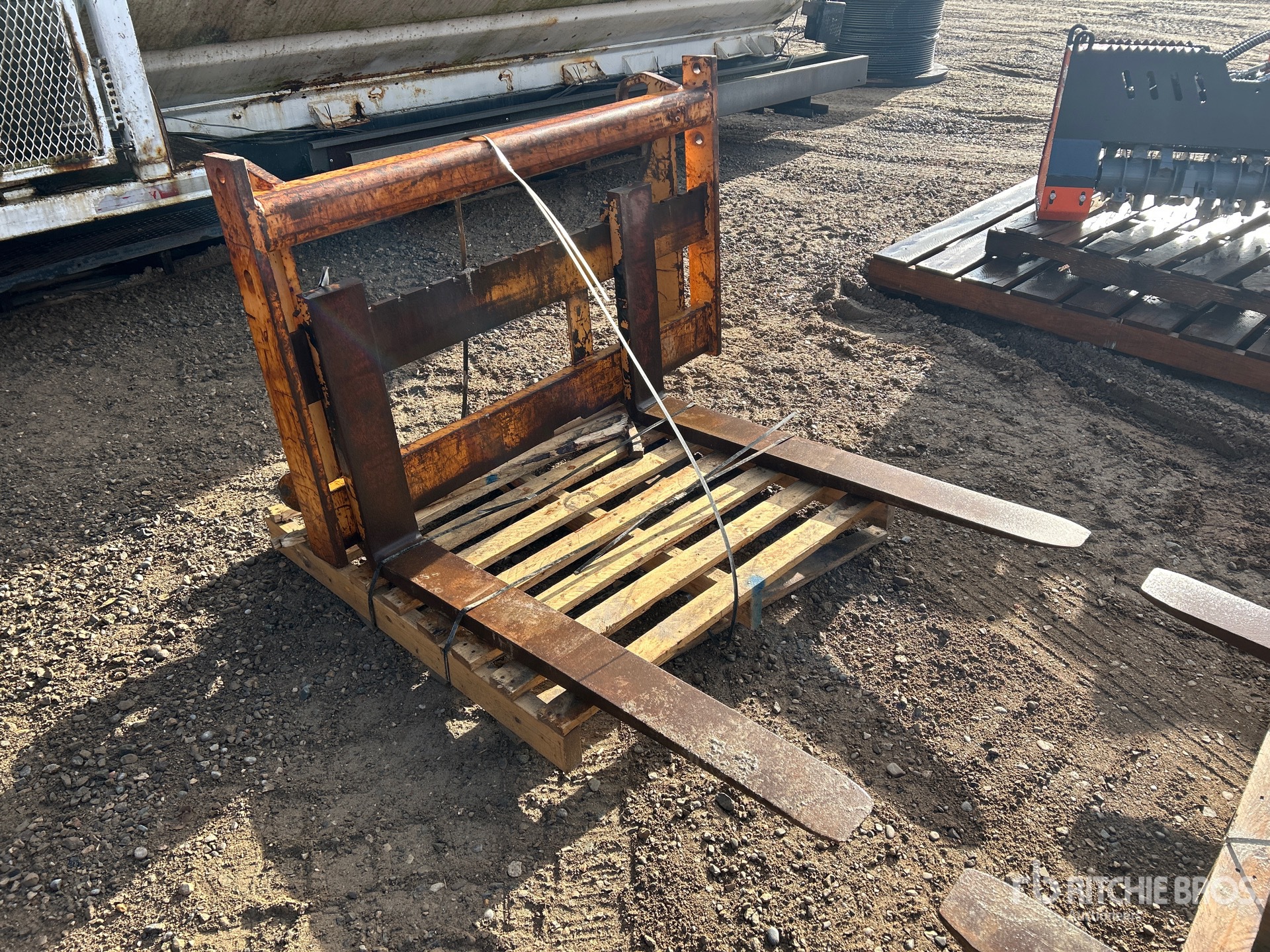 General Appearance with Picture, Right Front Corner