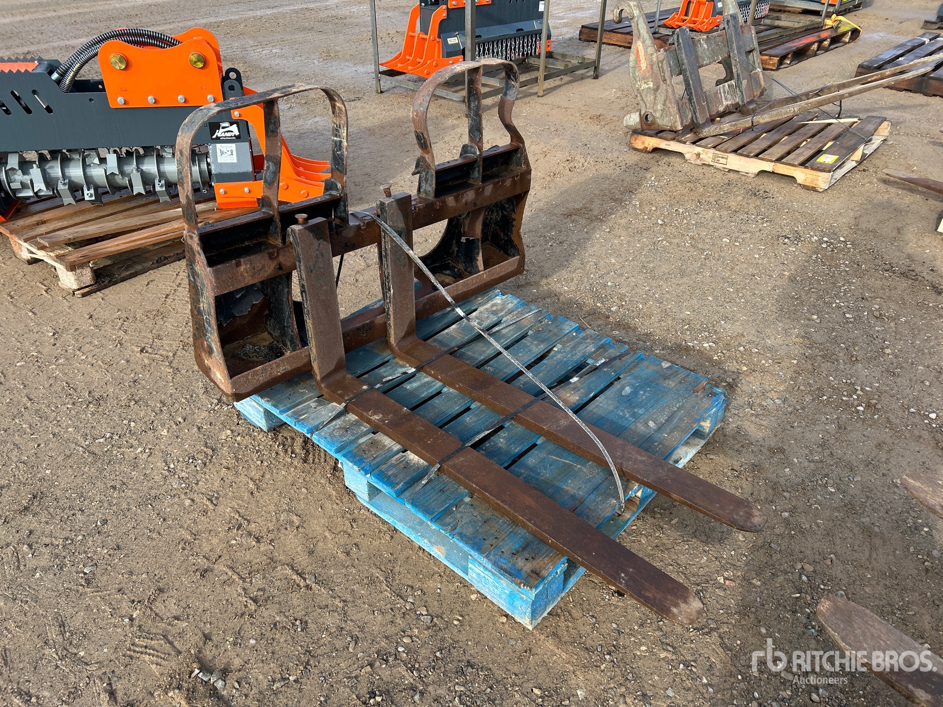 General Appearance with Picture, Right Front Corner