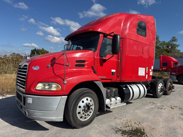 2013 Mack CXU613 Pinnacle 6x4 T/A Sleeper Truck Tractor (Inoperable)