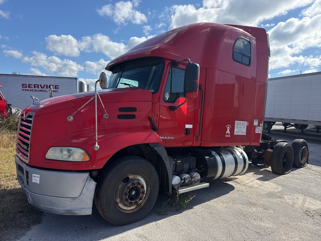 2013 Mack CXU613 Pinnacle 6x4 T/A Sleeper Truck Tractor (Inoperable)