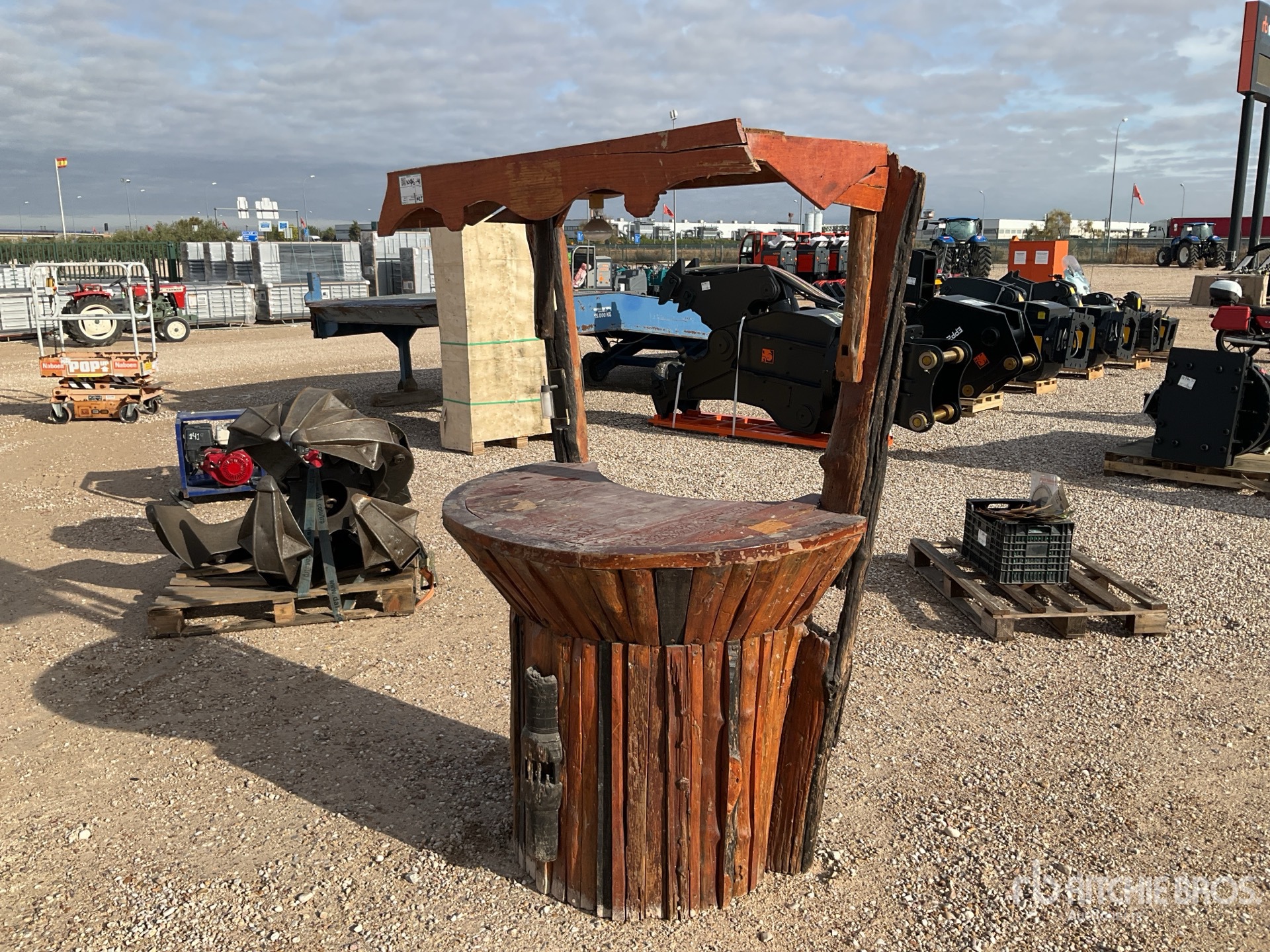 General Appearance with Picture, Left Front Corner