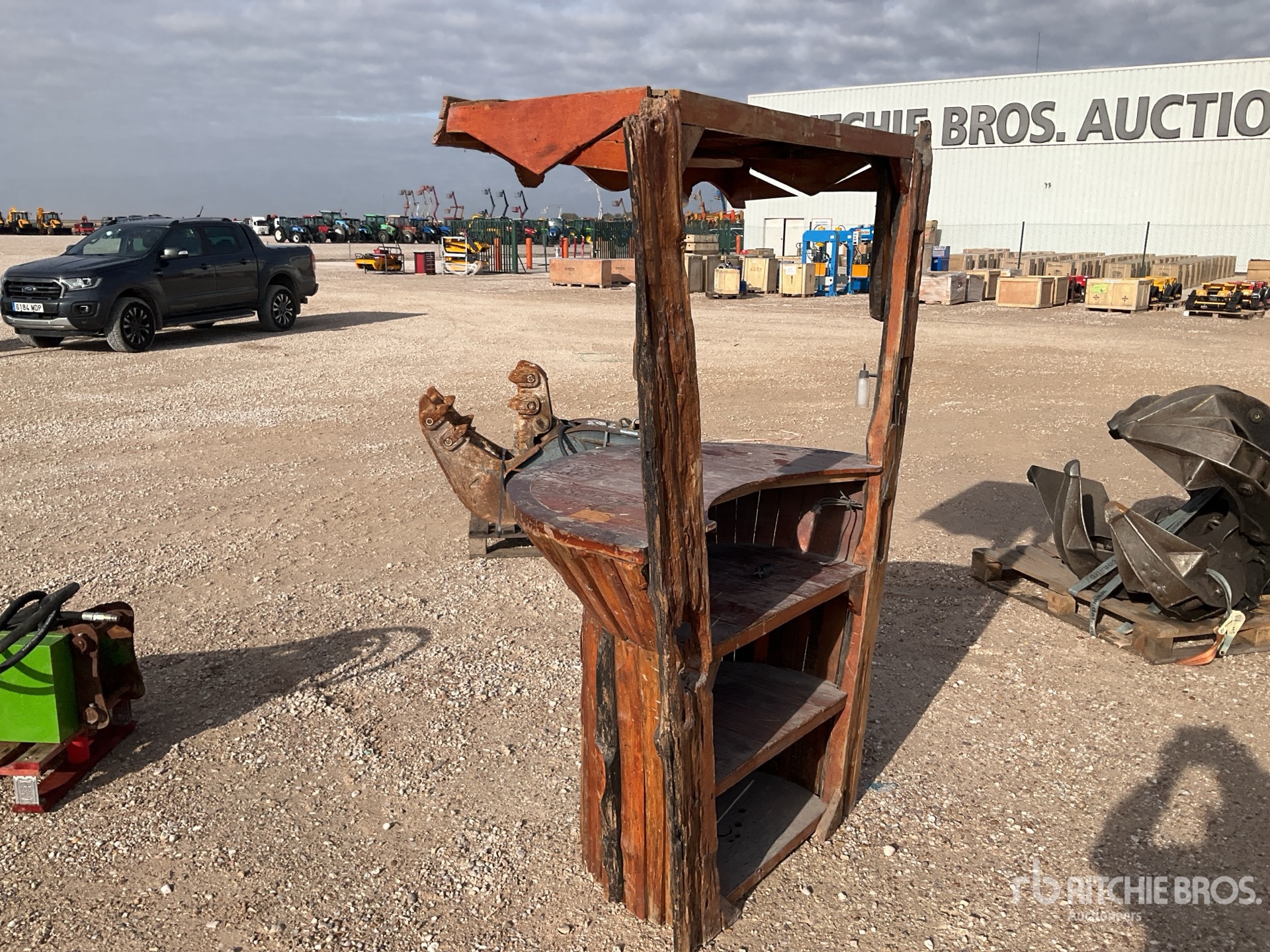 General Appearance with Picture, Right Front Corner