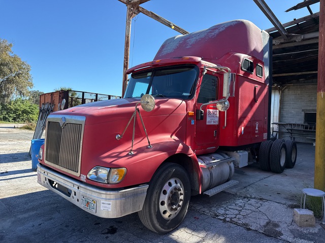 2003 International 9400 6x4 T/A Sleeper Truck Tractor (Inoperable)