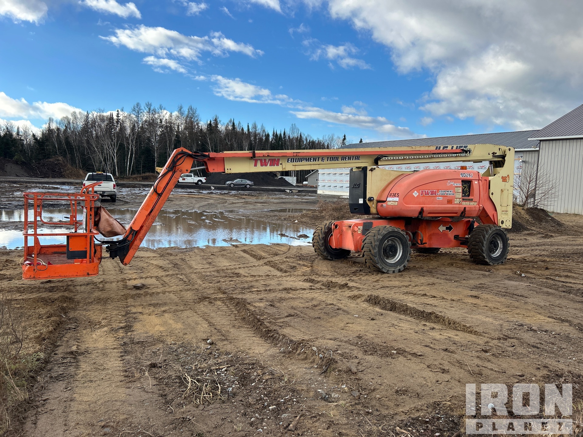 General Appearance with Picture, Left Front Corner