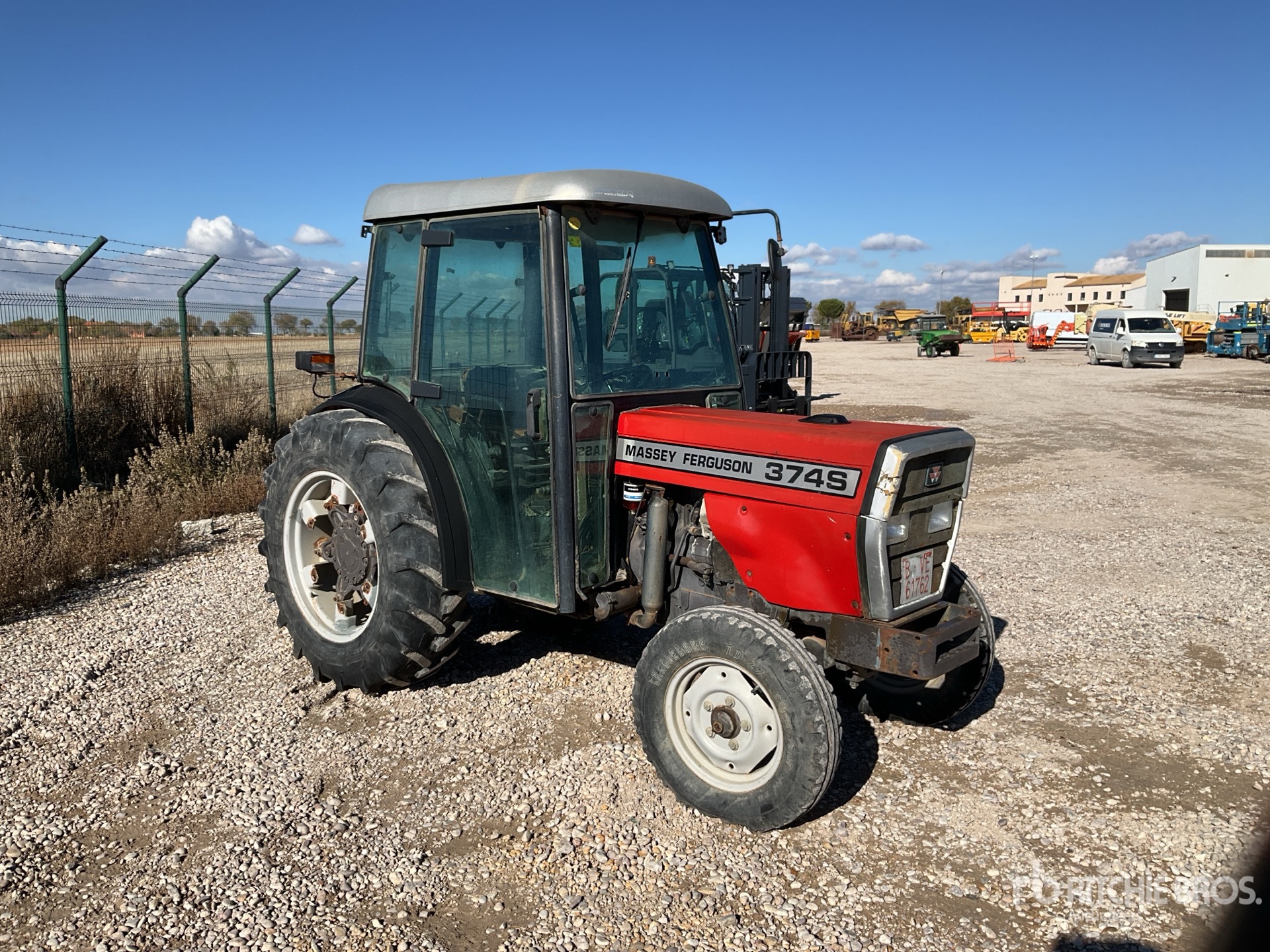 General Appearance with Picture, Right Front Corner