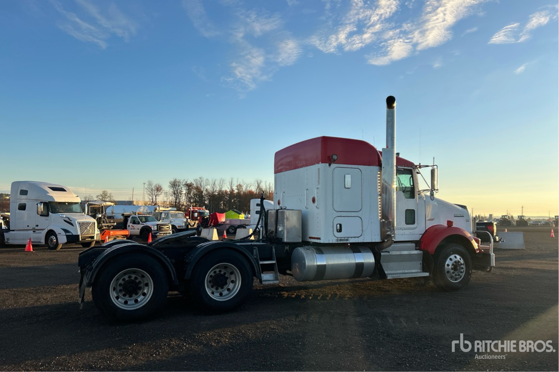 General Appearance with Imagen: esquina trasera derecha