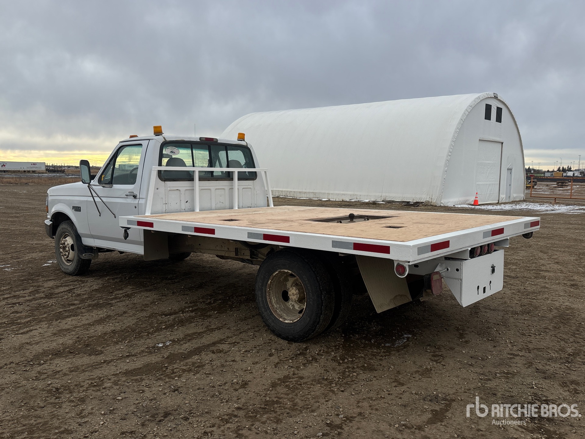 General Appearance with Zdjęcie, lewy dolny róg