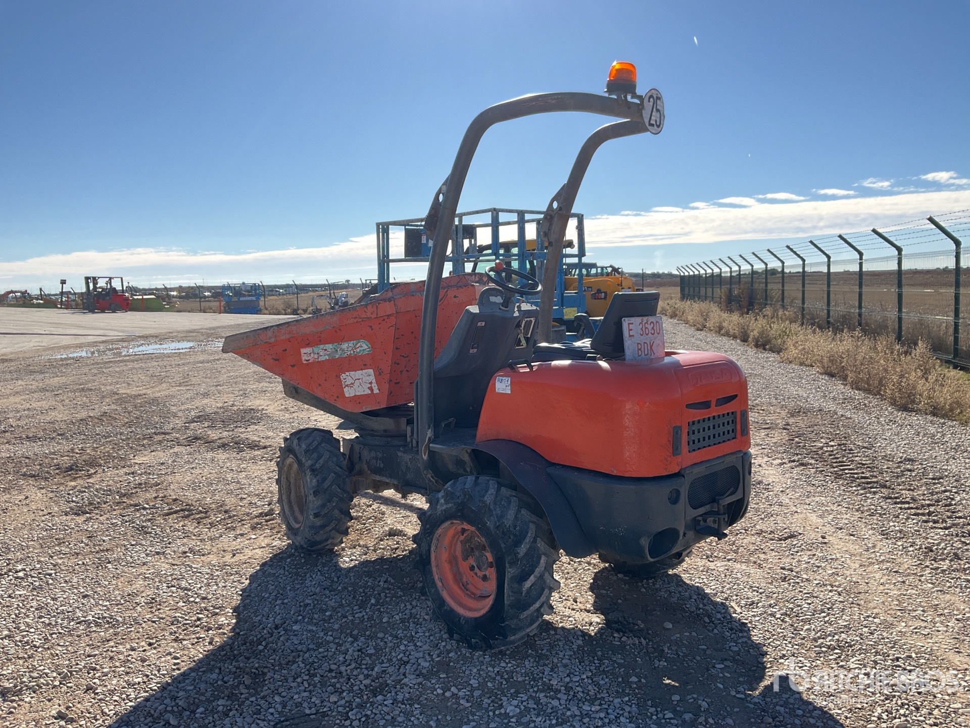 General Appearance with Bild, Ecke hinten links