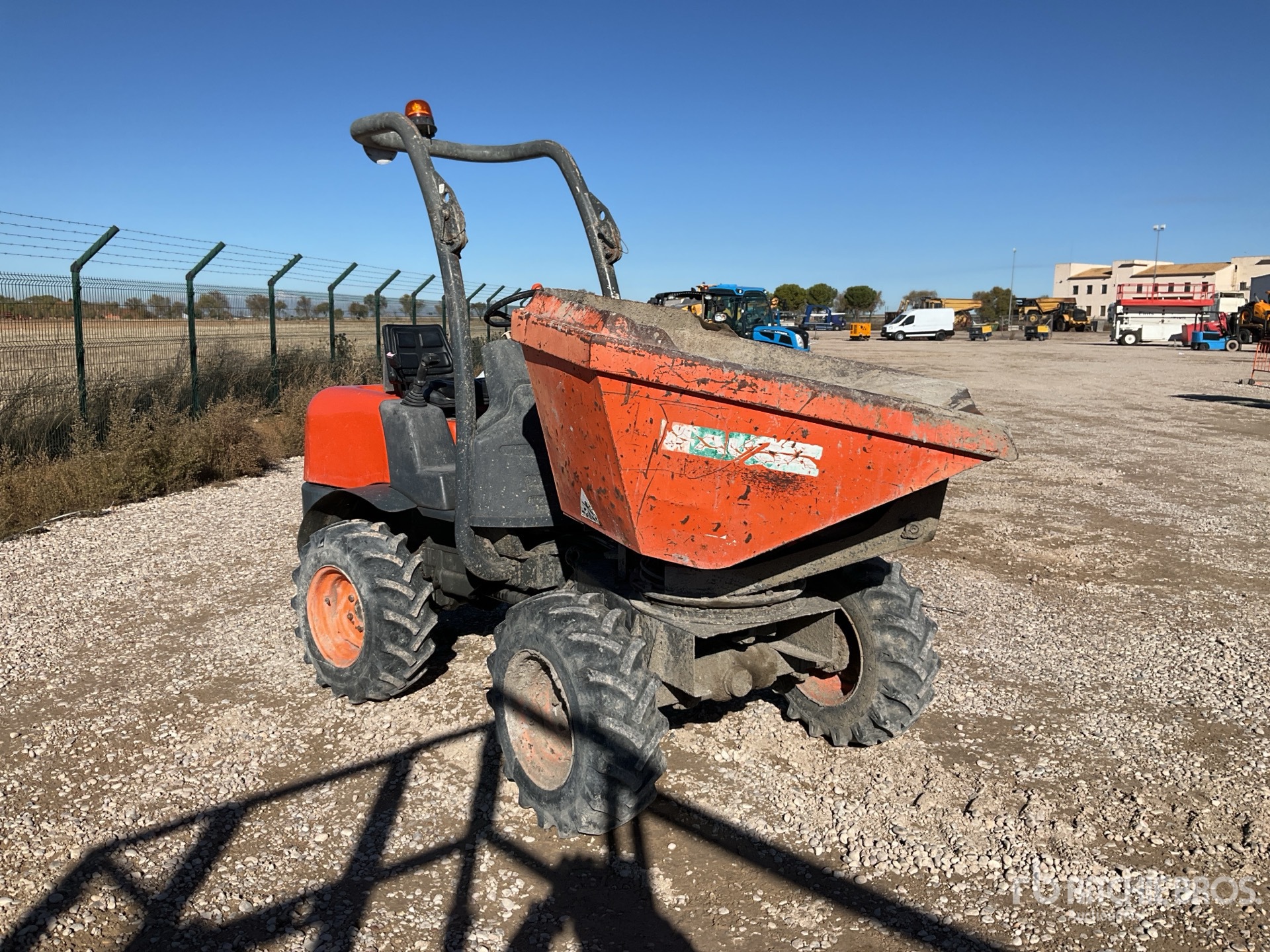 General Appearance with Bild, Ecke vorne rechts