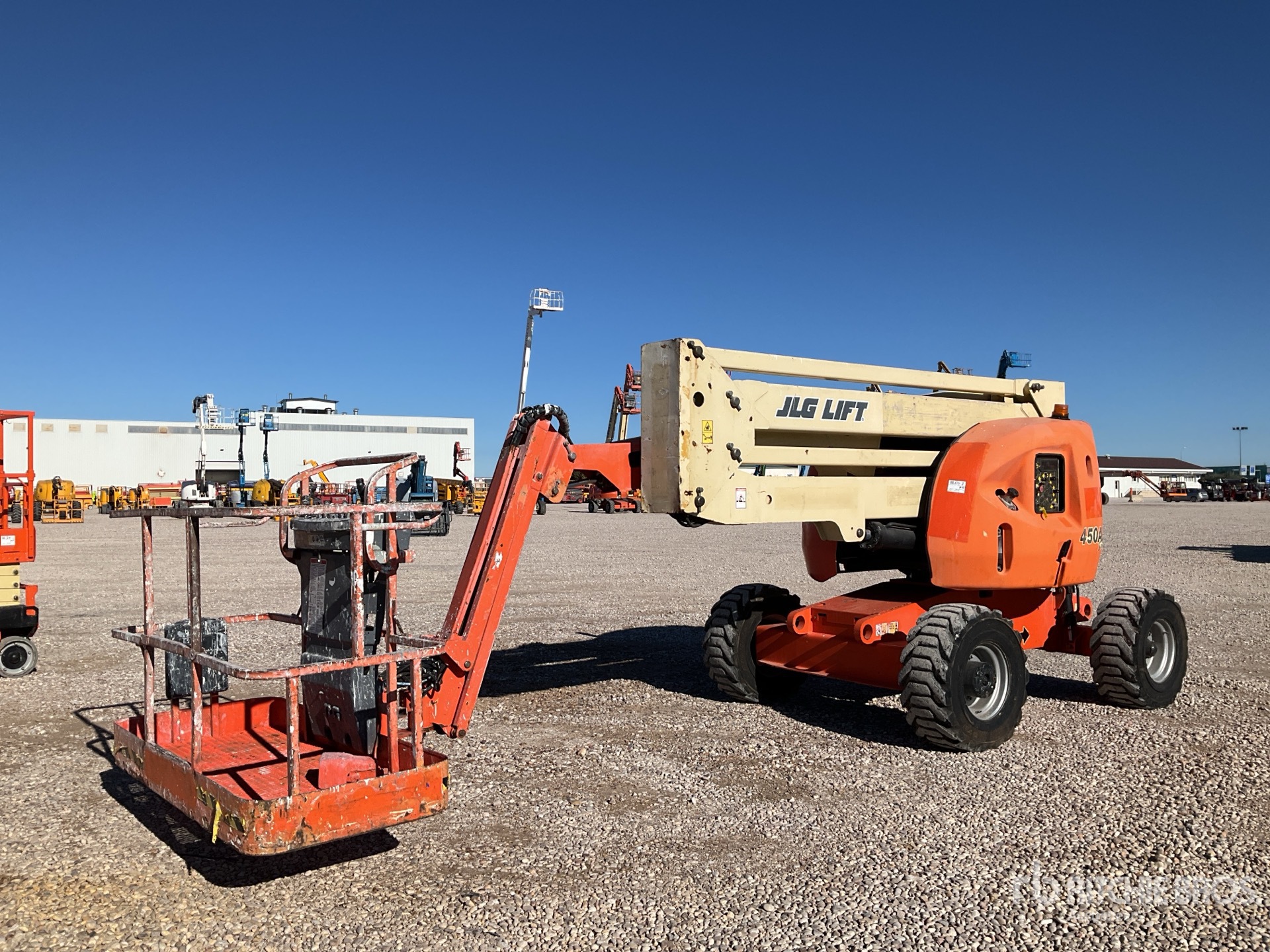 Aspect général with Image, coin arrière droit