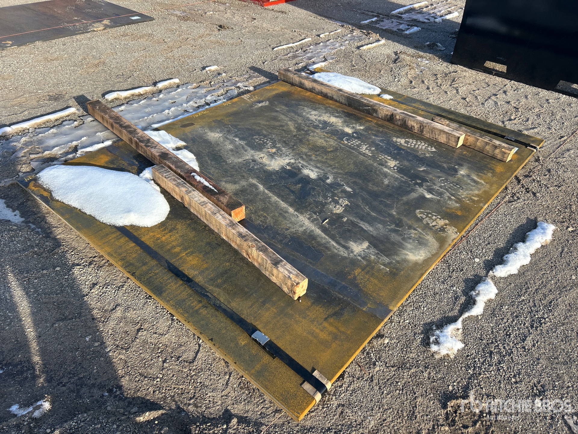 Aspect général with Image, coin avant droit