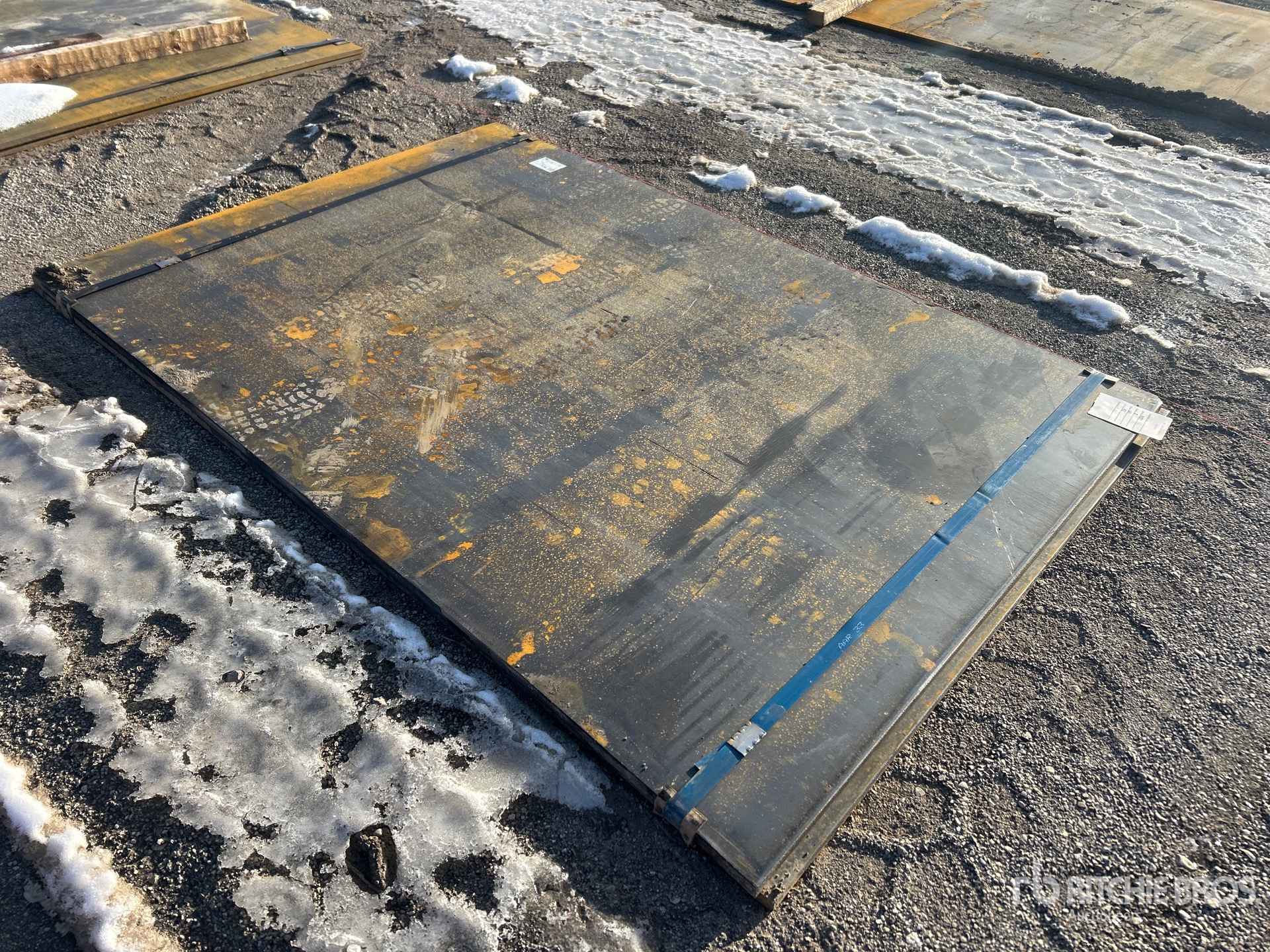 Aspect général with Image, coin arrière droit