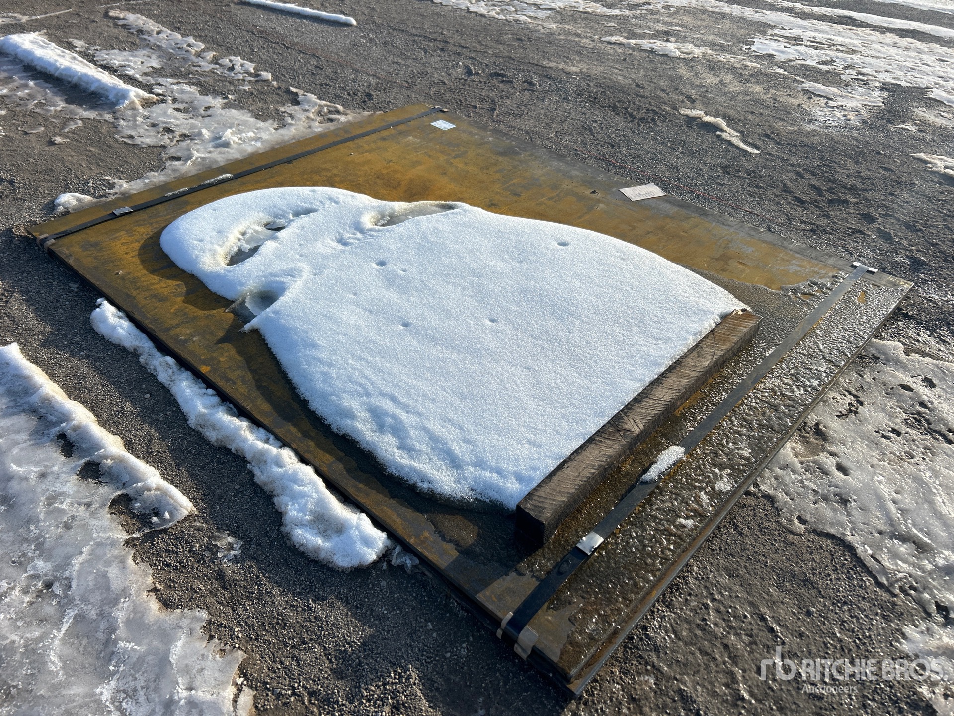 Aspect général with Image, coin arrière droit