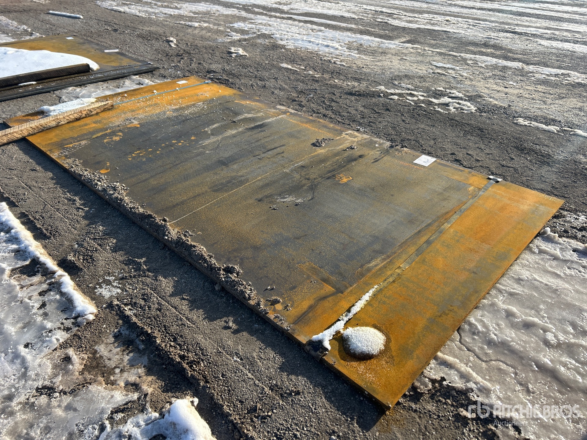 Aspect général with Image, coin arrière droit