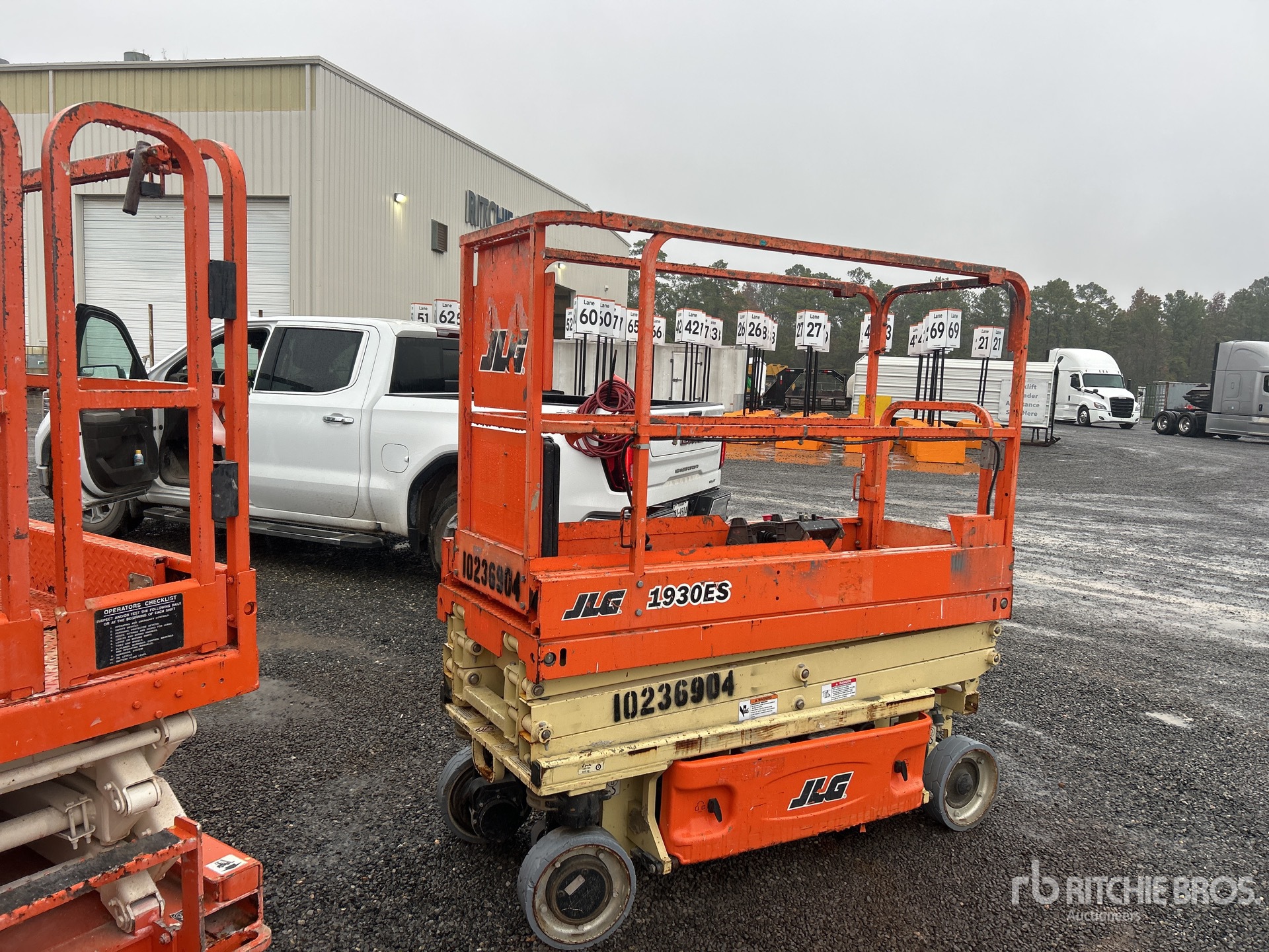 General Appearance with Picture, Left Front Corner