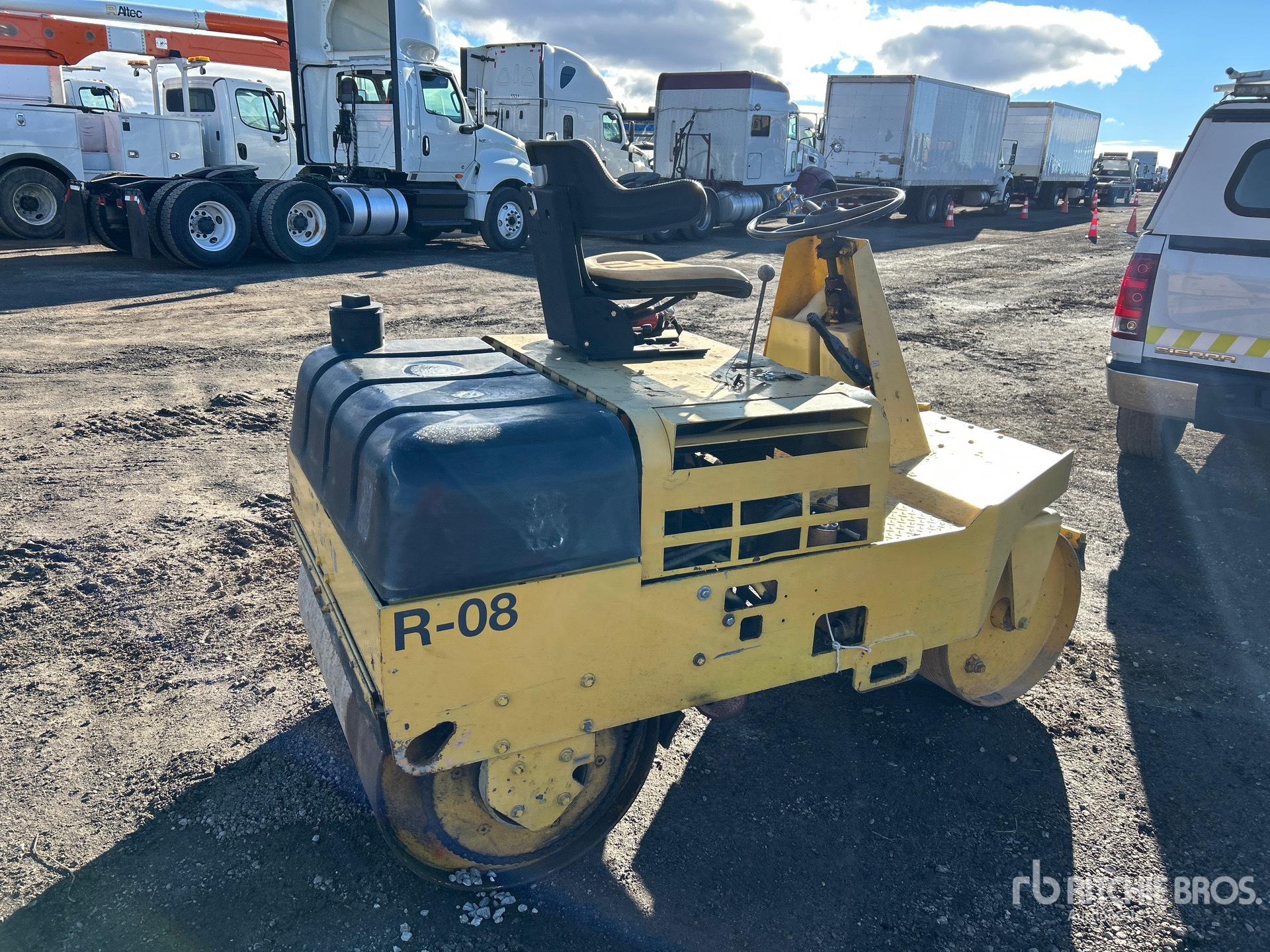 General Appearance with Imagen: esquina trasera derecha