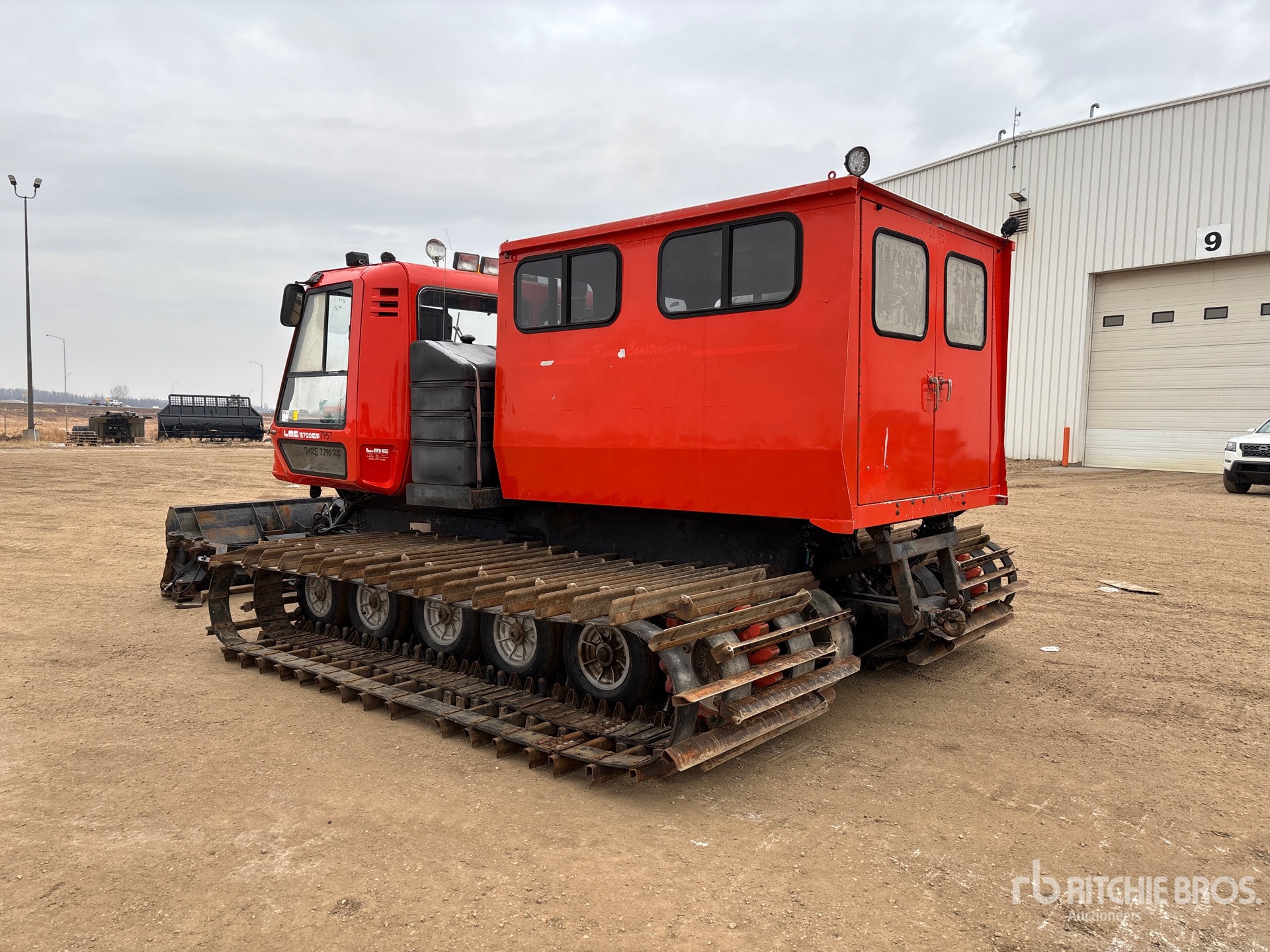 General Appearance with Bild, Ecke hinten links